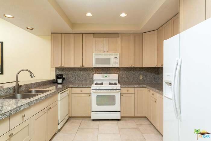 2601 S Broadmoor DR Unit: 7