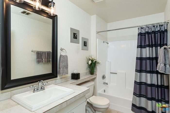 2601 S Broadmoor DR Unit: 7