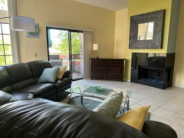 2601 S Broadmoor DR Unit: 7