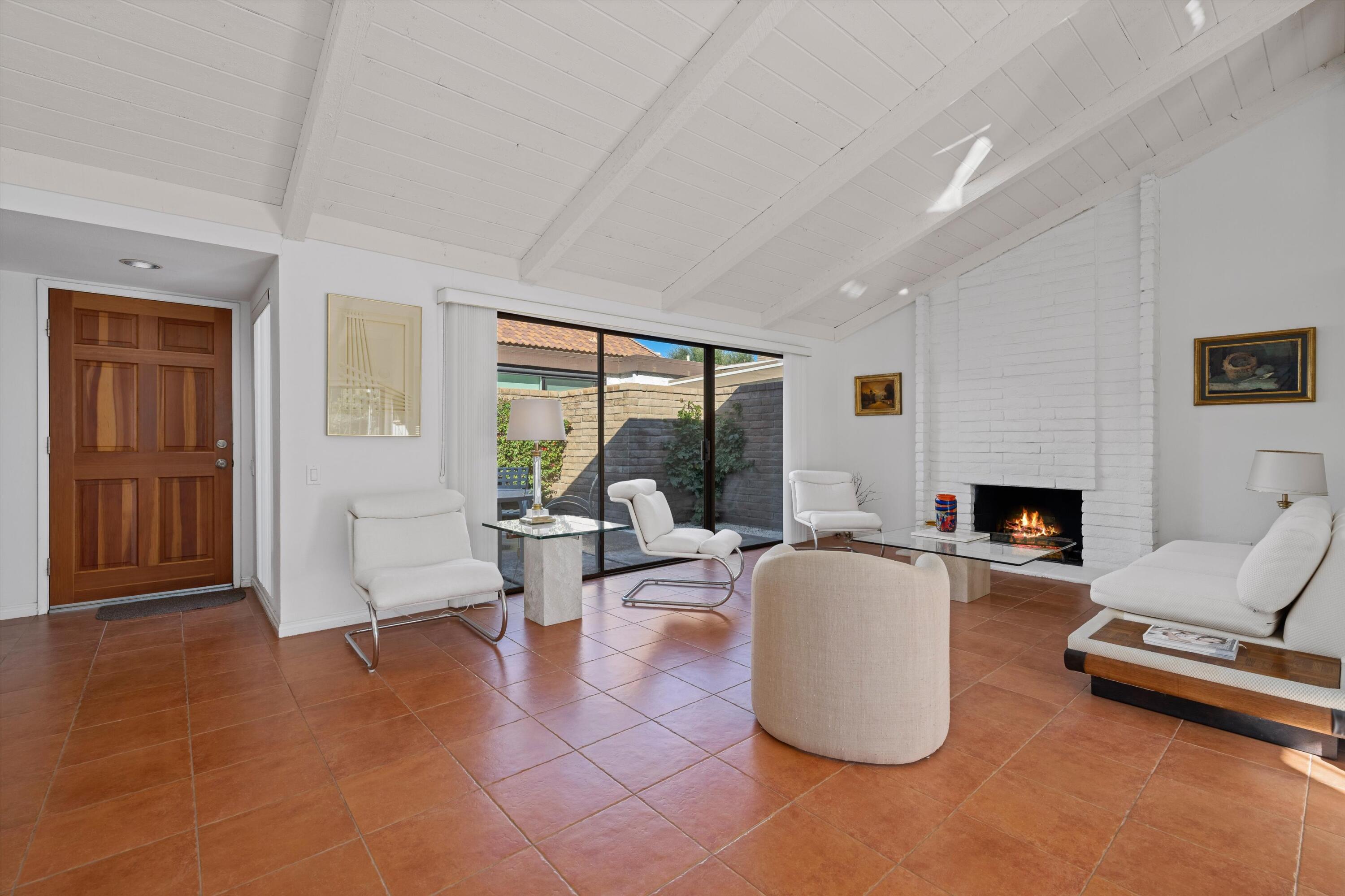 2542 E Miramonte CIR Unit: C