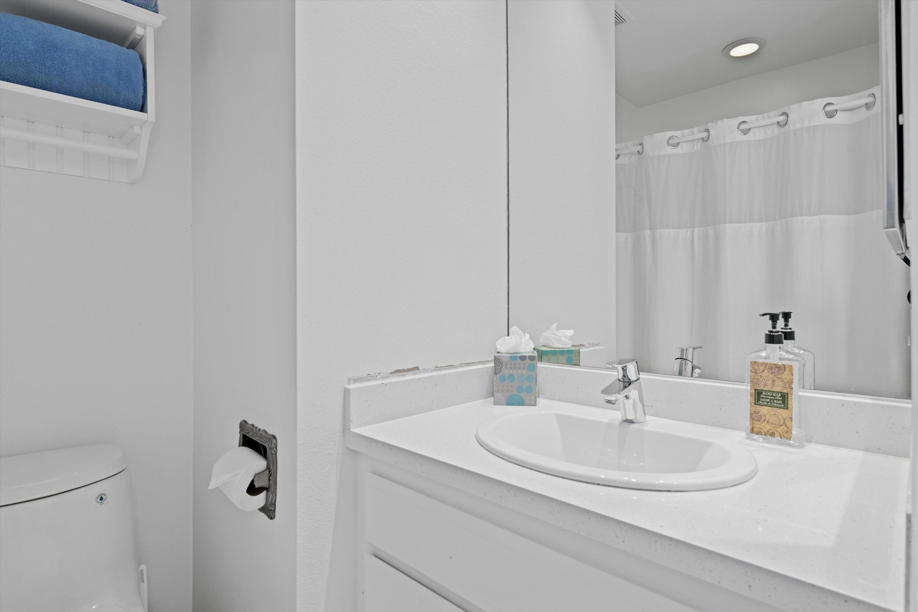 2542 E Miramonte CIR Unit: C