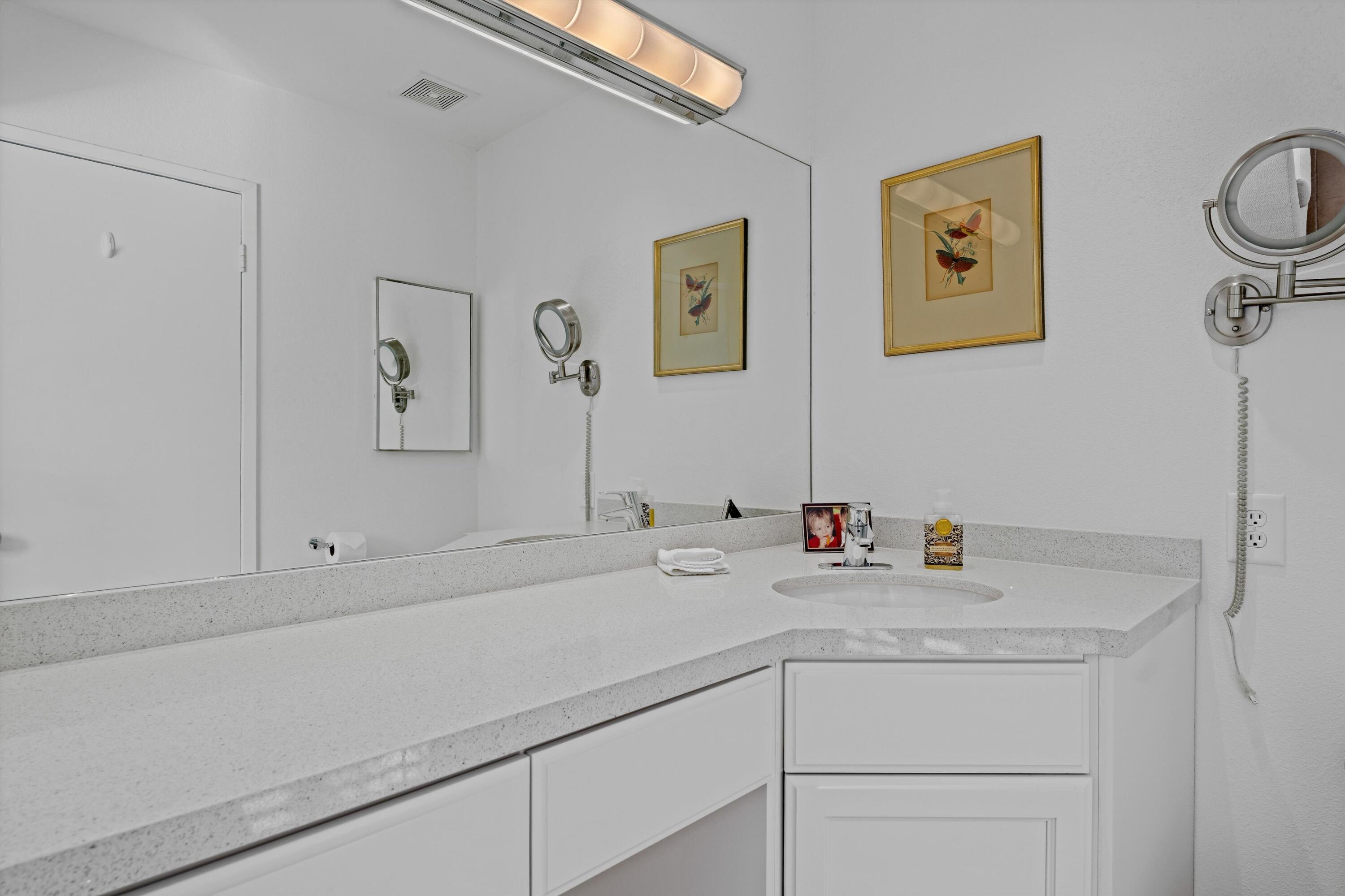 2542 E Miramonte CIR Unit: C