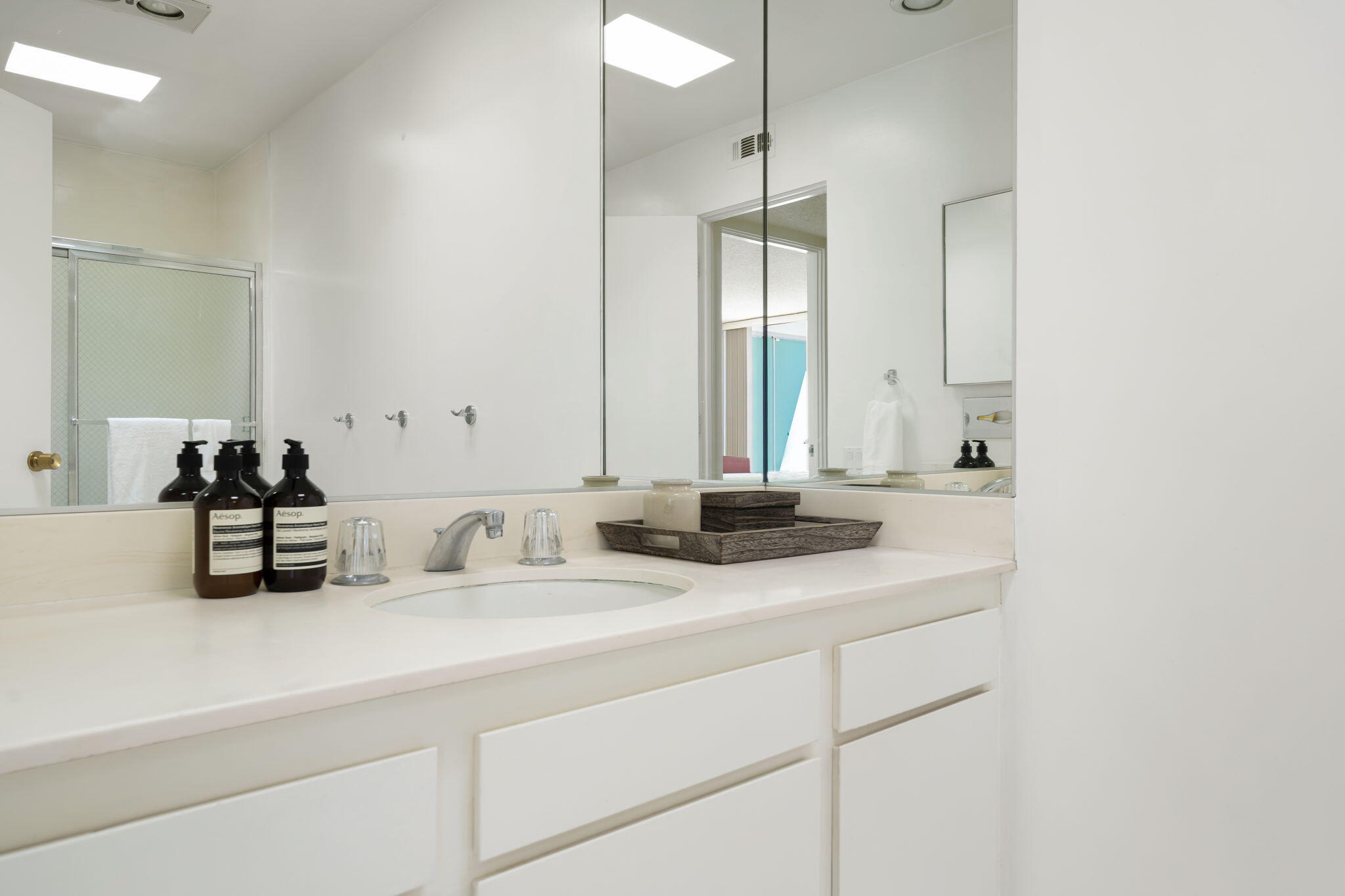 157 Desert Lakes DR