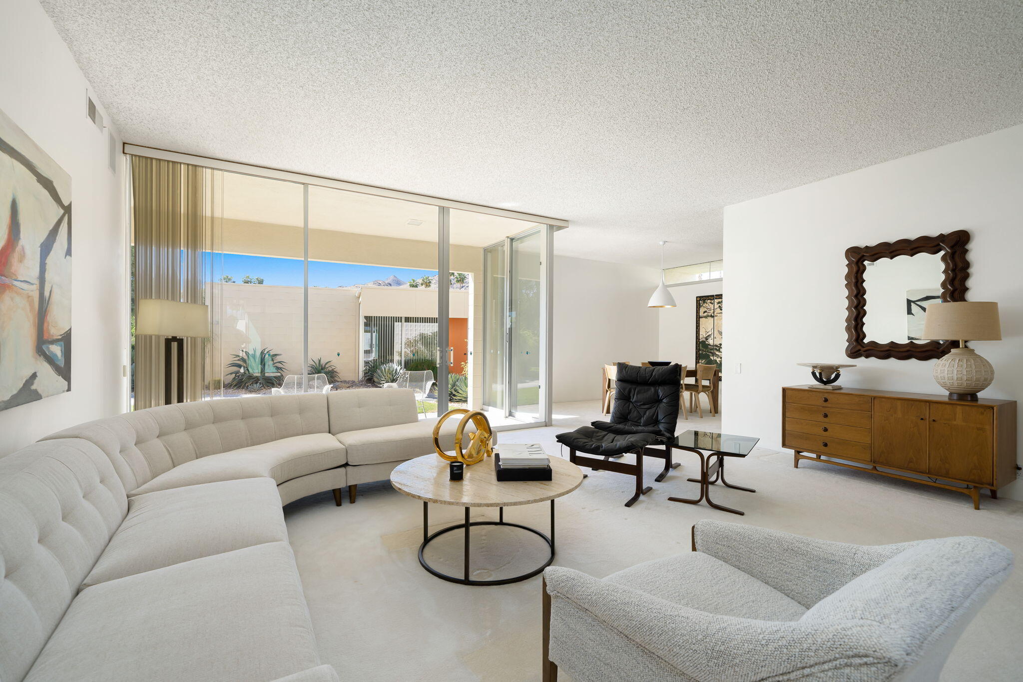 157 Desert Lakes DR