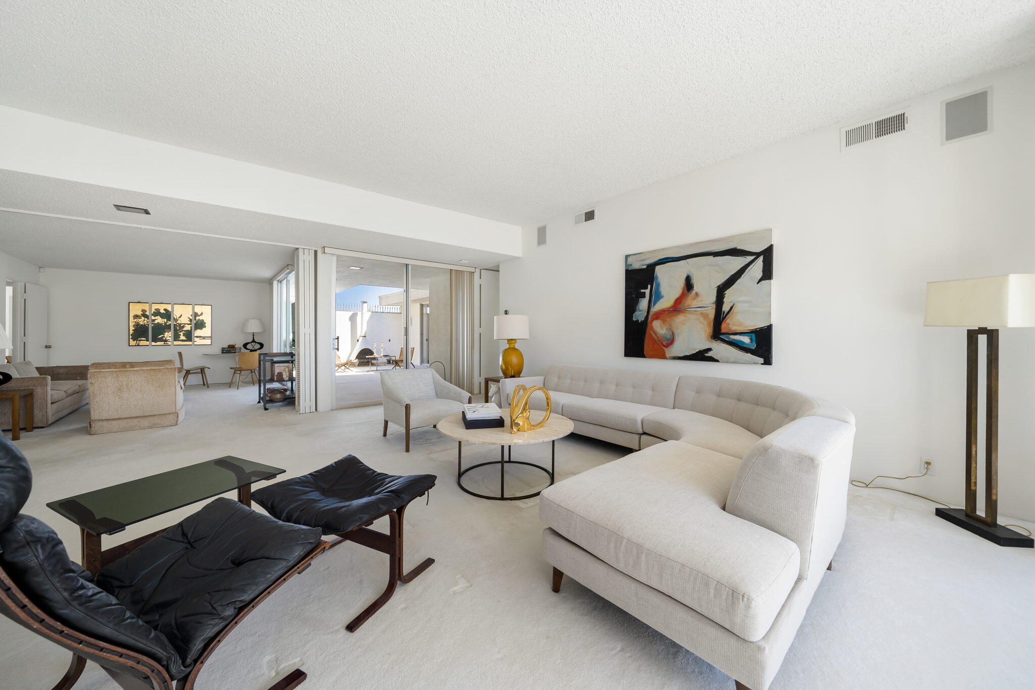 157 Desert Lakes DR