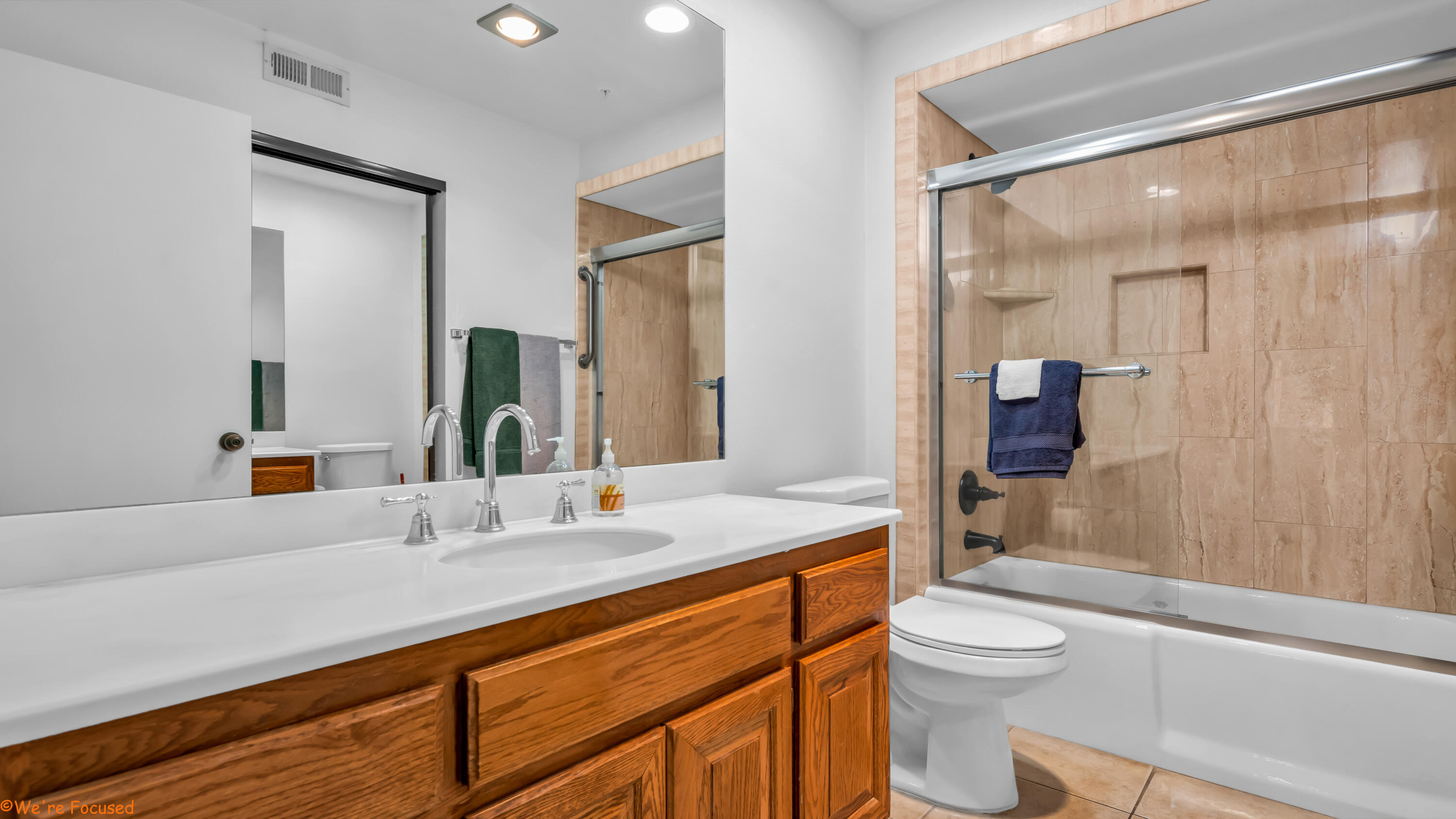 222 N Calle El Segundo Unit: 548