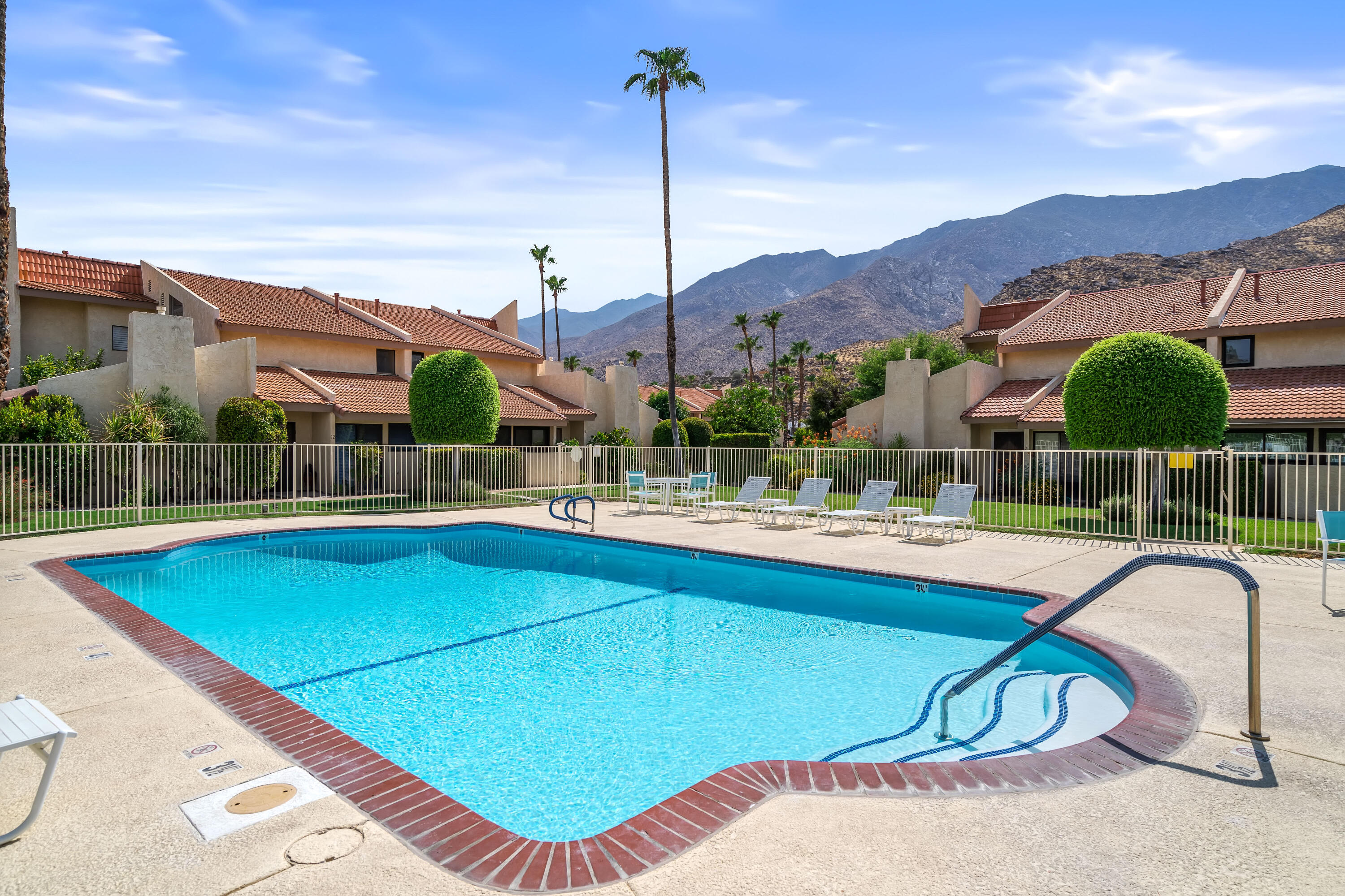 2600 S Palm Canyon DR Unit: 40