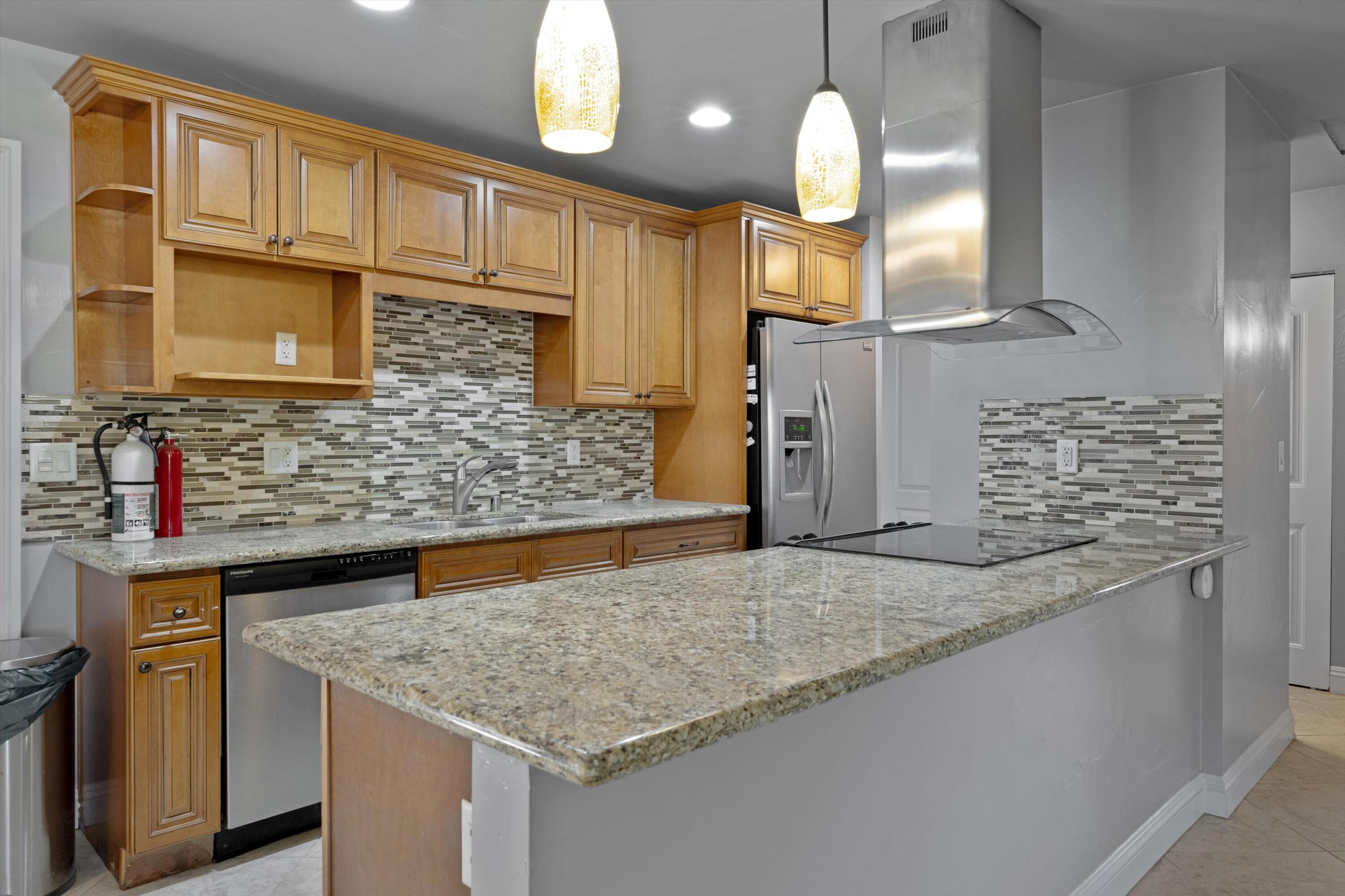 51675 Avenida Navarro