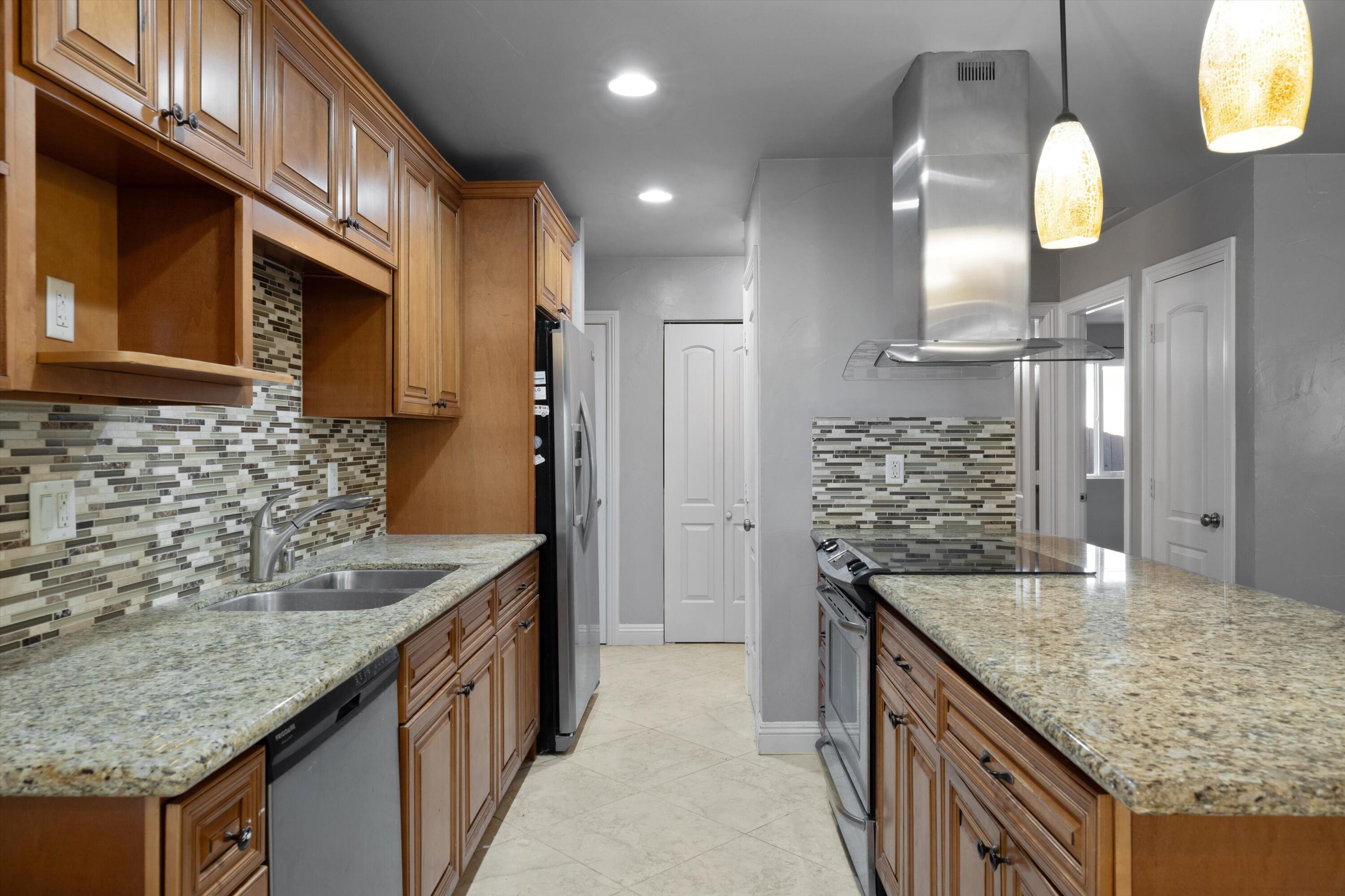 51675 Avenida Navarro