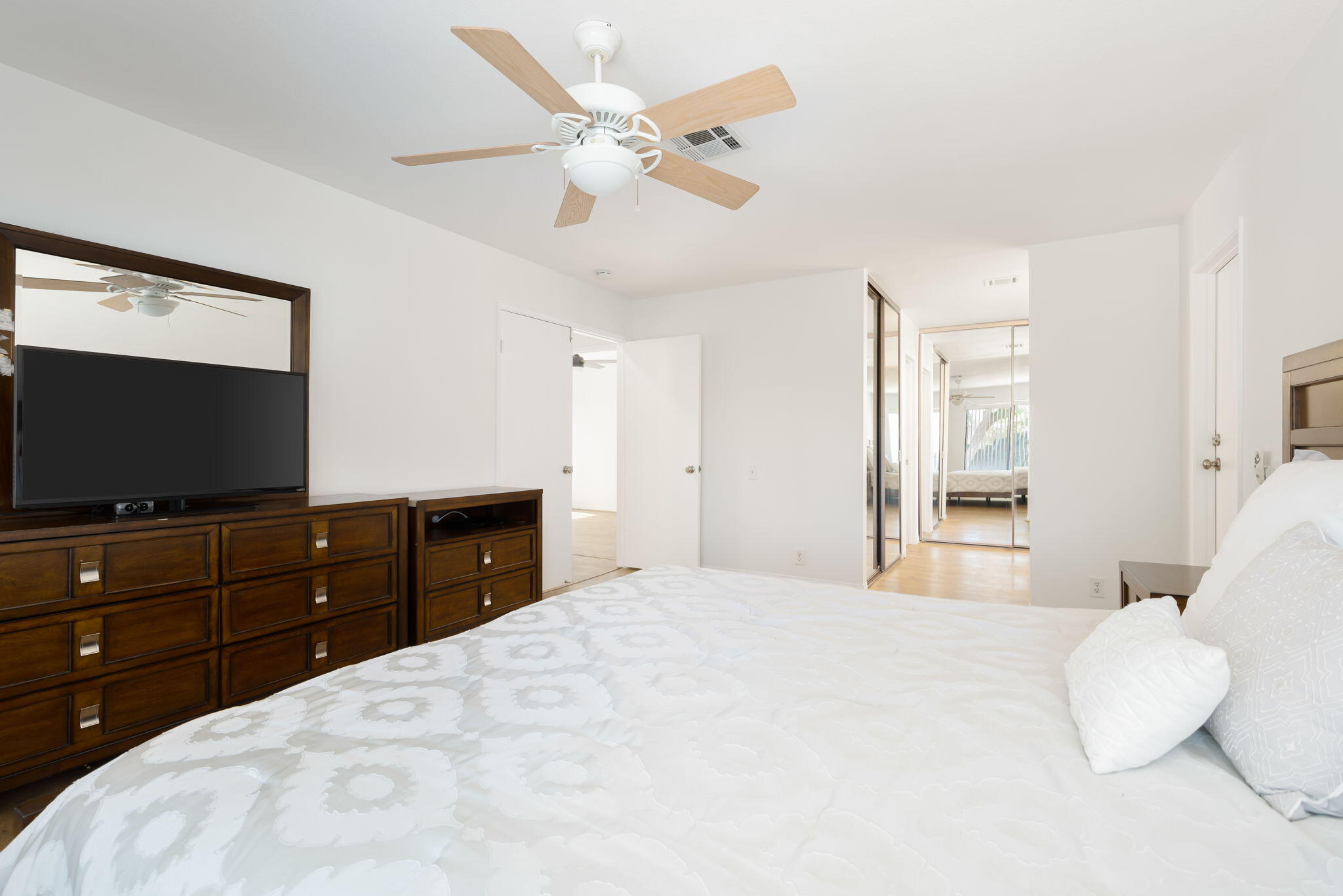 48982 Canyon Creest LN