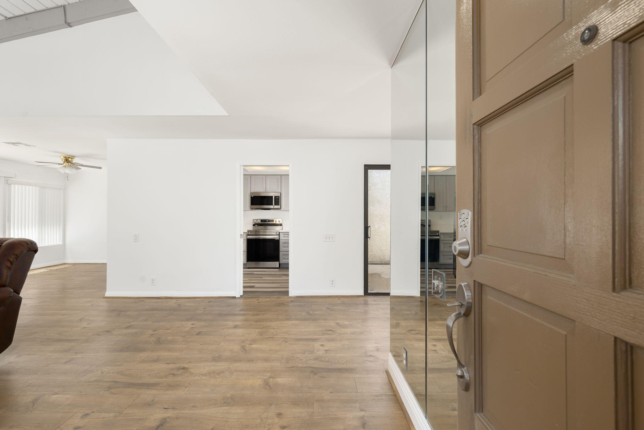 48982 Canyon Creest LN