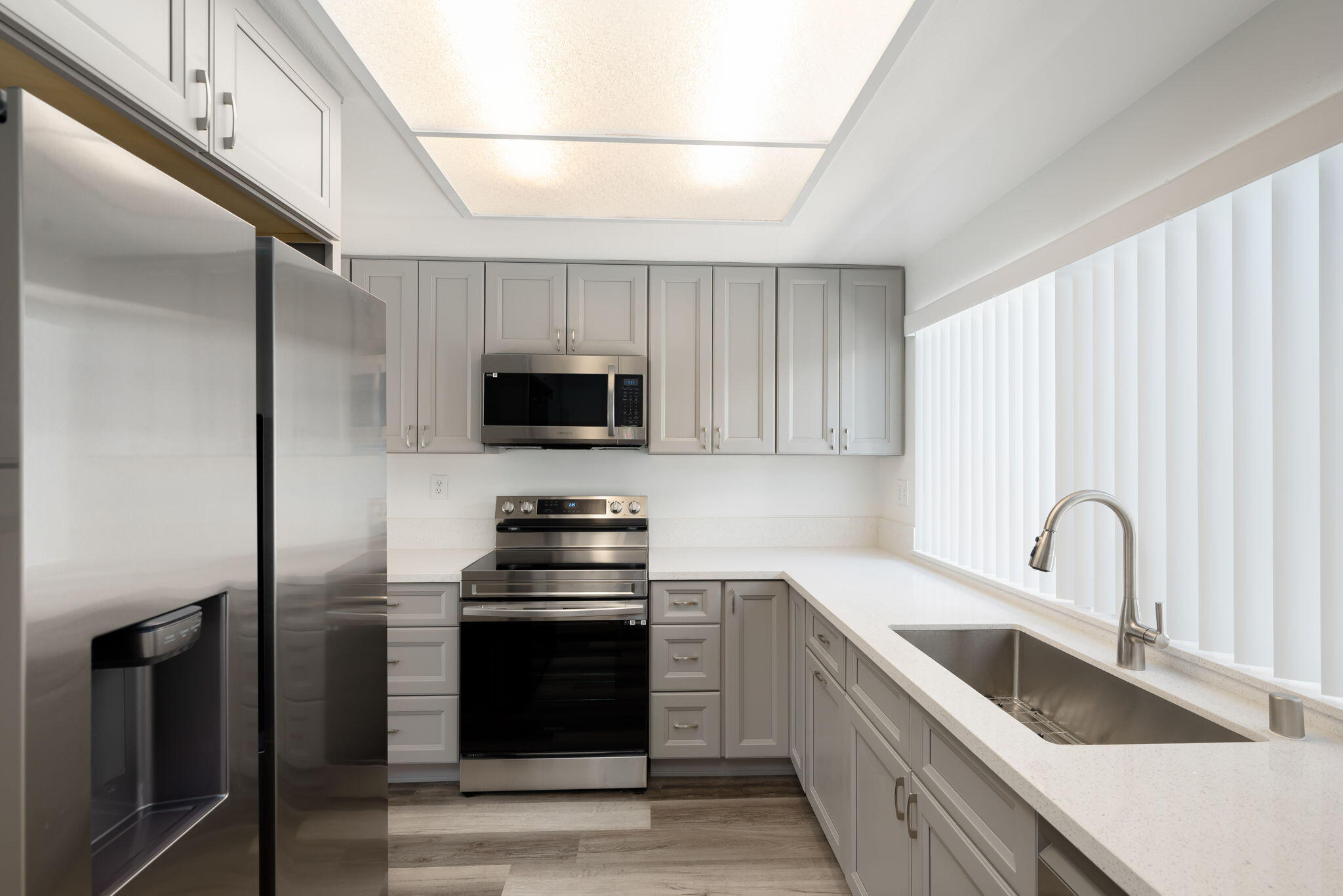 48982 Canyon Creest LN