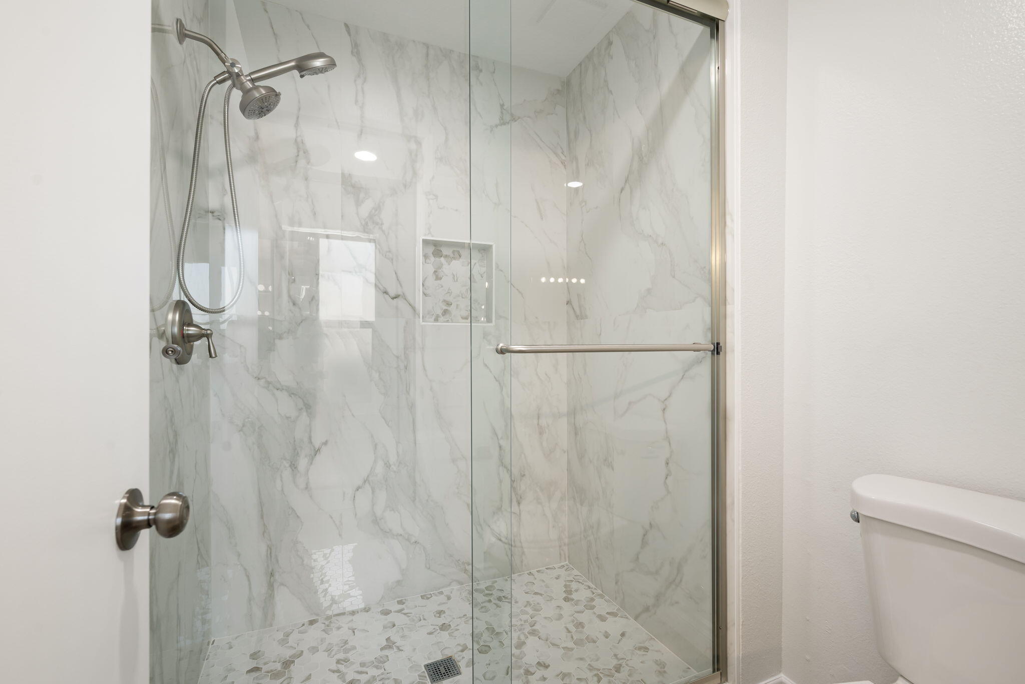 48982 Canyon Creest LN