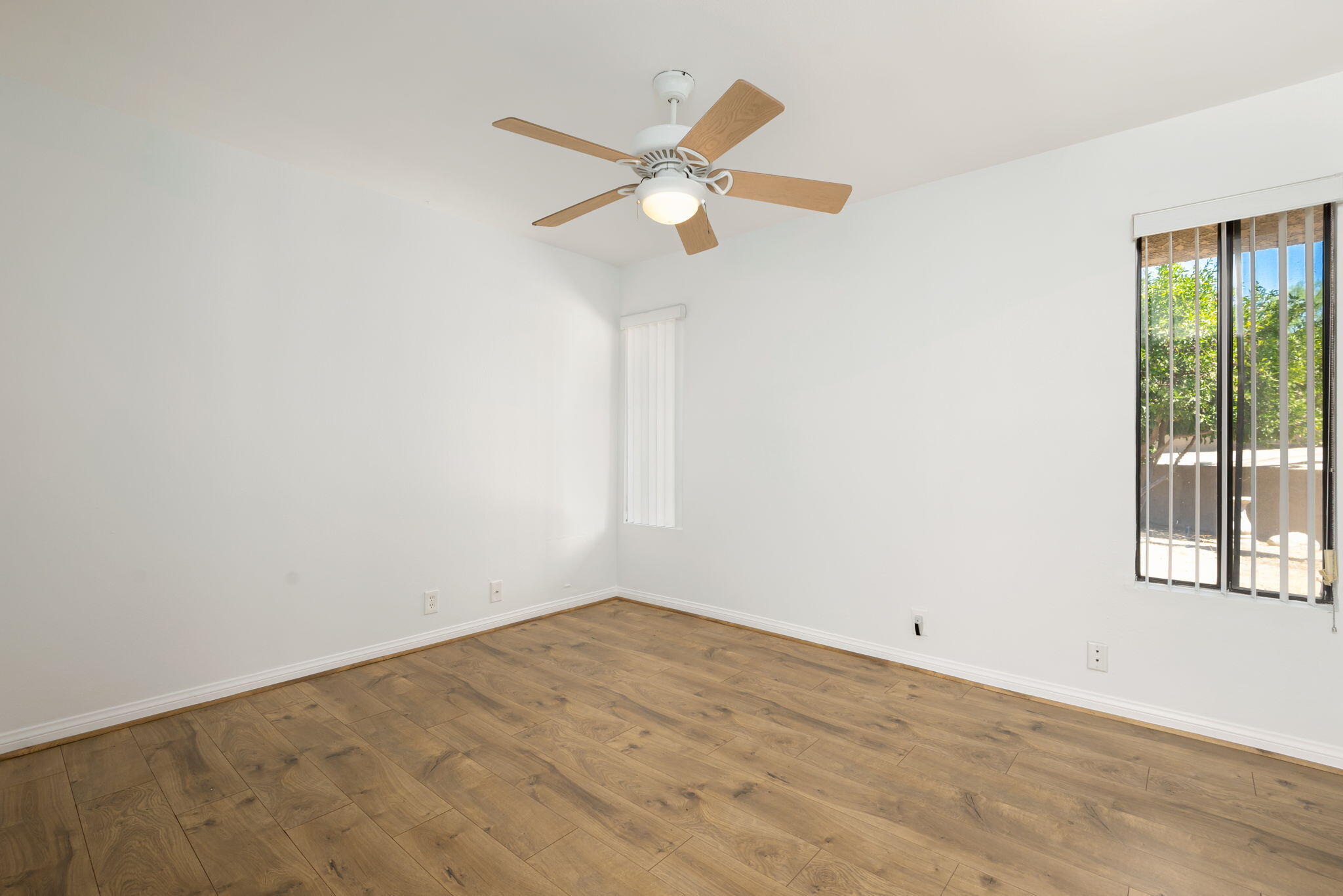 48982 Canyon Creest LN