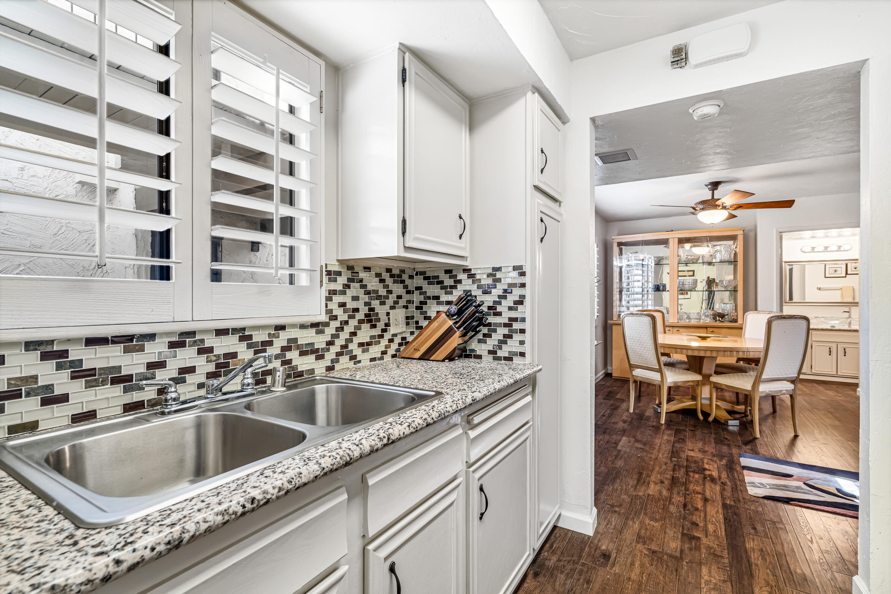 1050 E Ramon RD Unit: 6