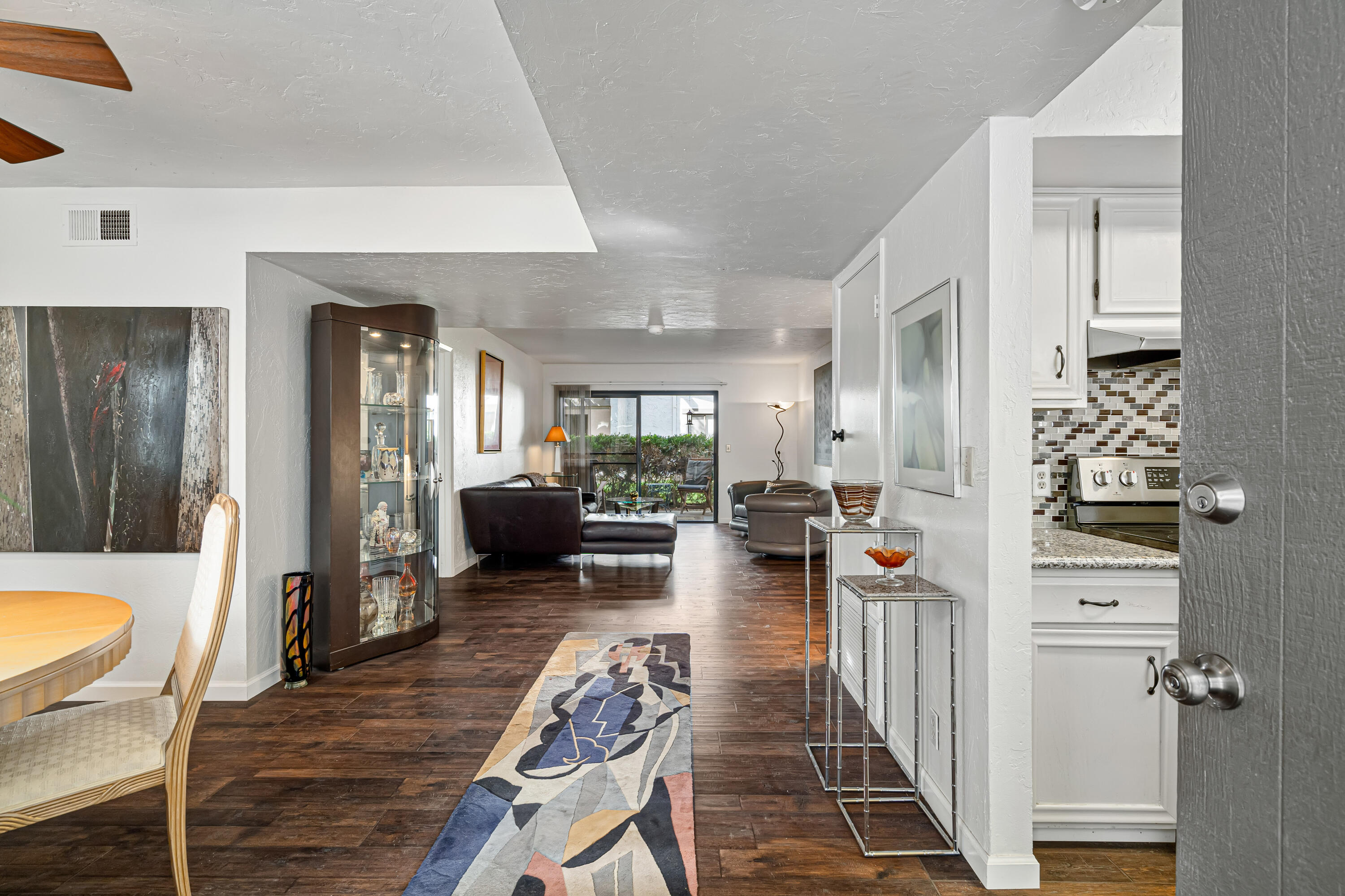 1050 E Ramon RD Unit: 6