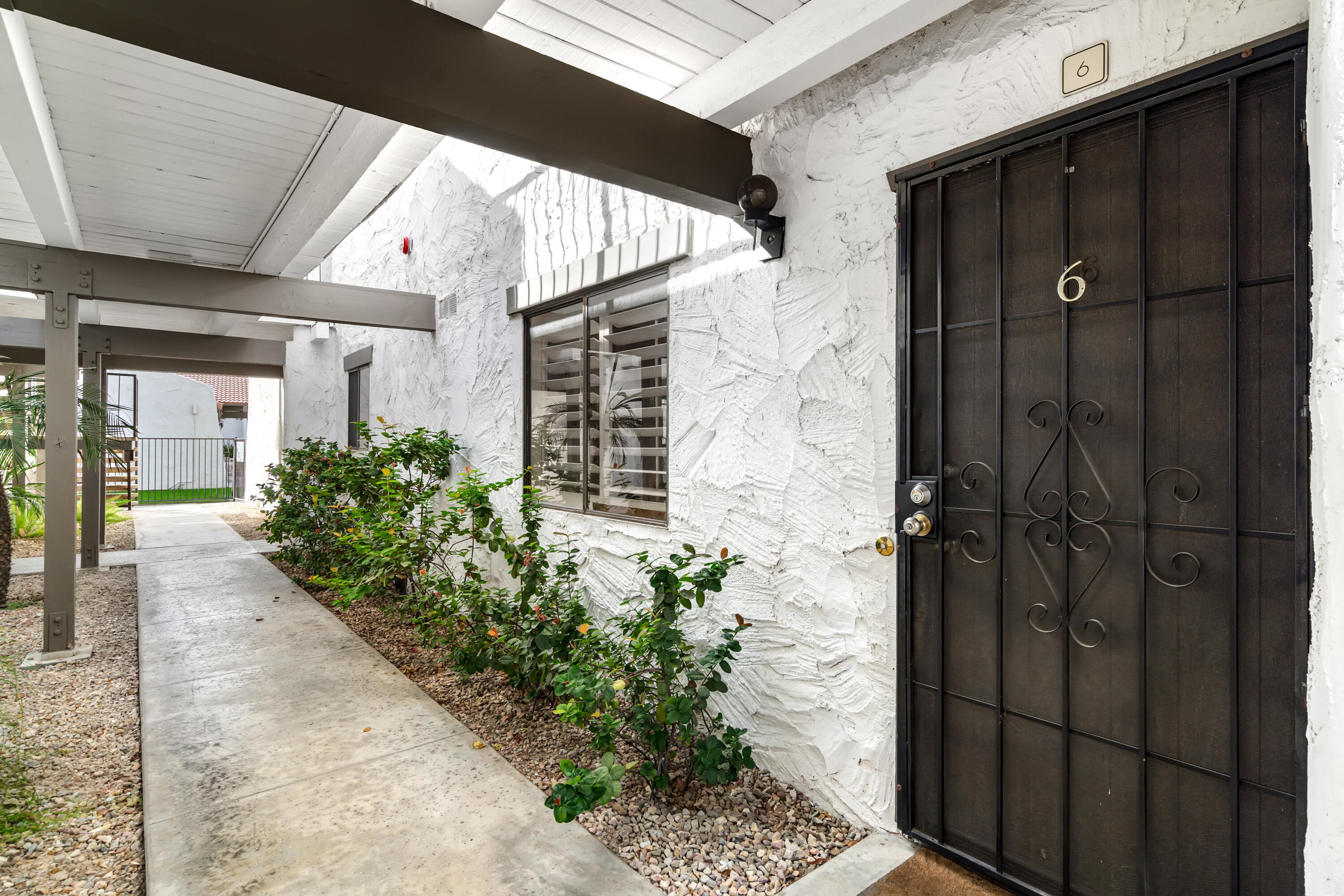 1050 E Ramon RD Unit: 6