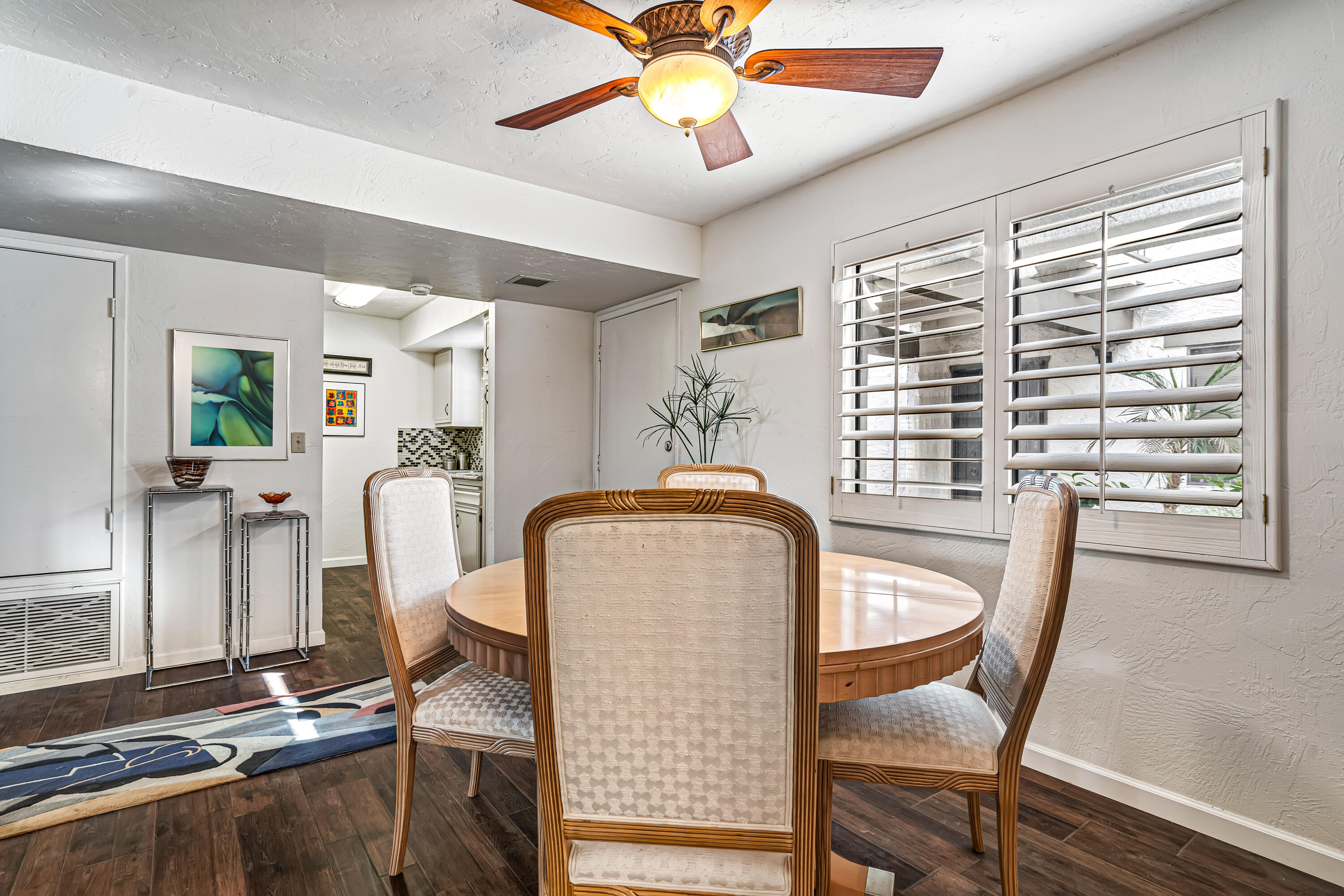 1050 E Ramon RD Unit: 6