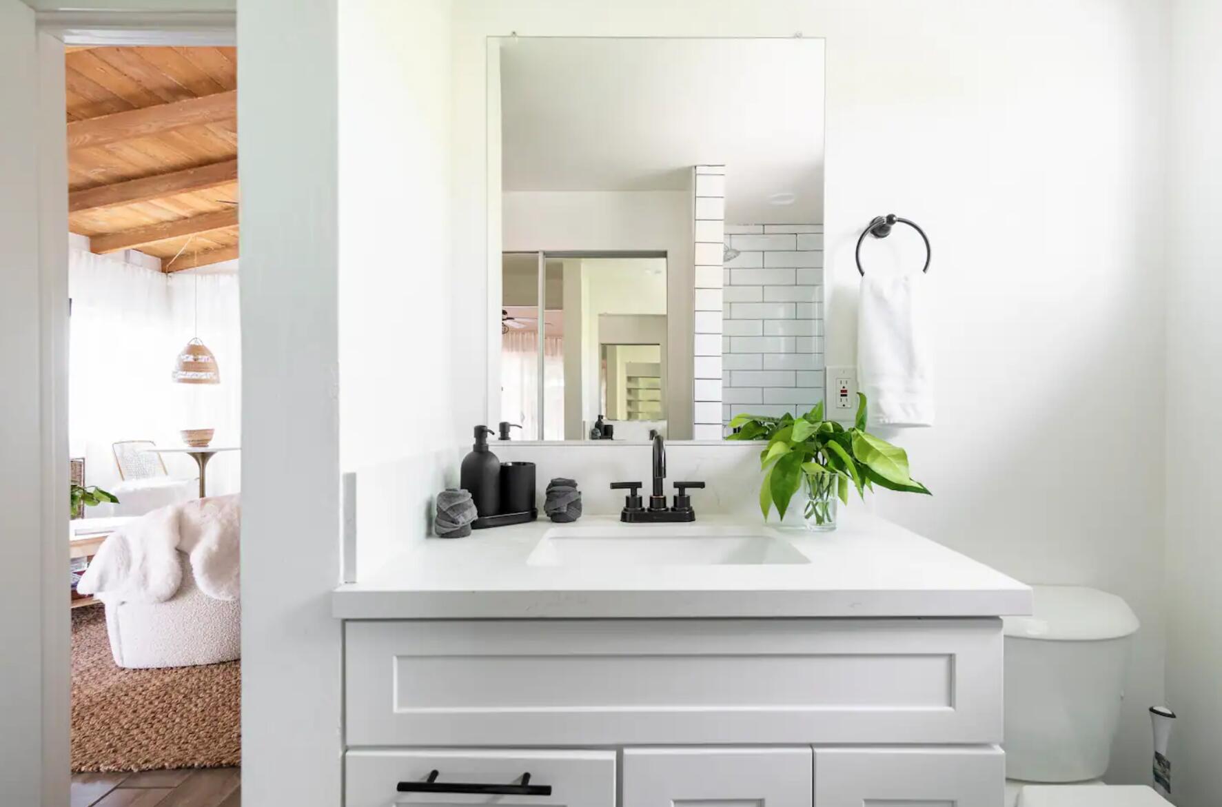 1328 E Camino Primrose