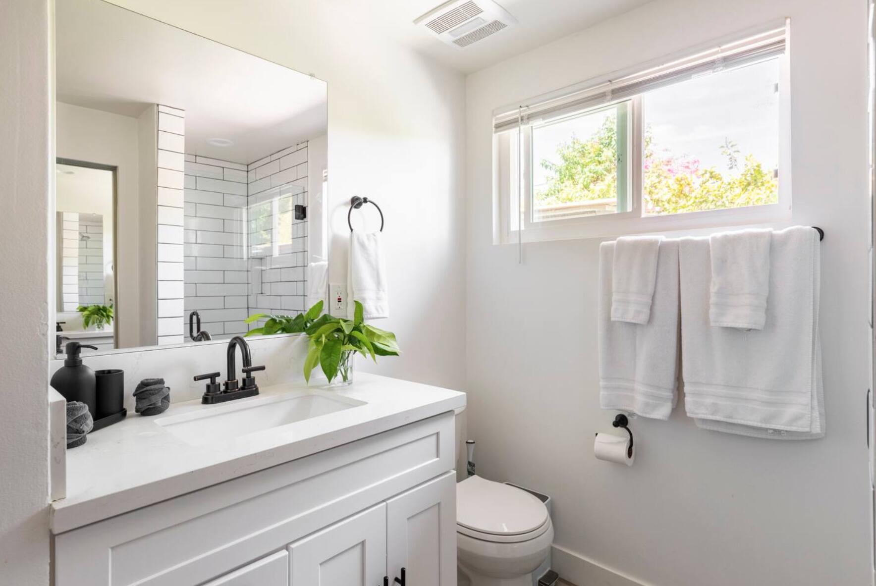 1328 E Camino Primrose