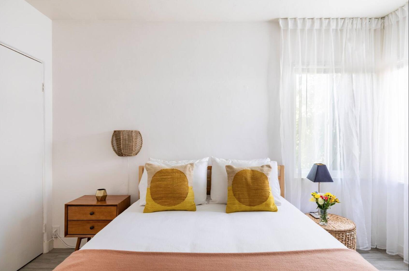 1328 E Camino Primrose