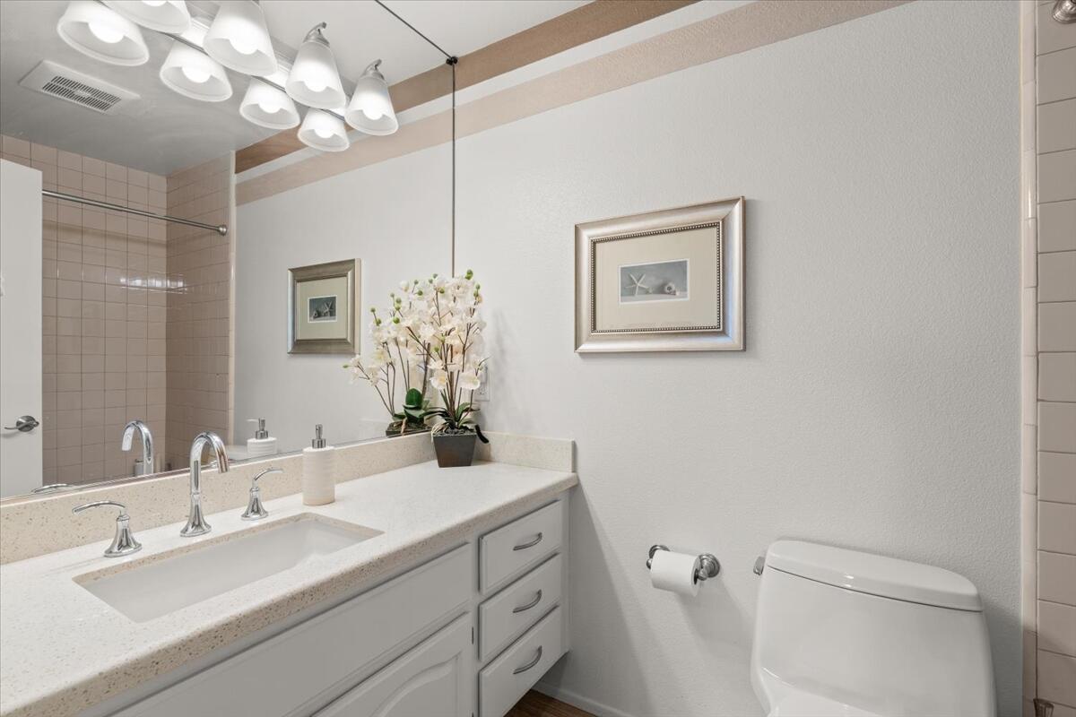 500 E Amado RD Unit: 220