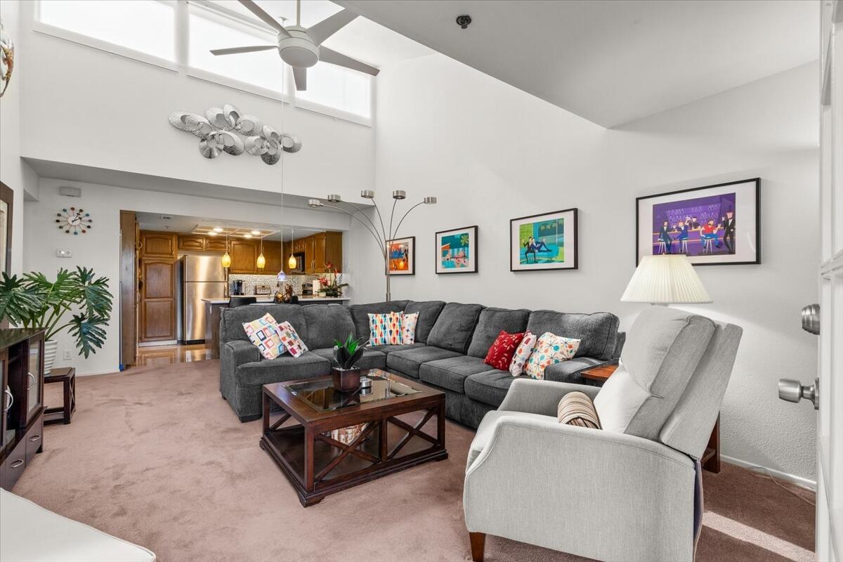 500 E Amado RD Unit: 220