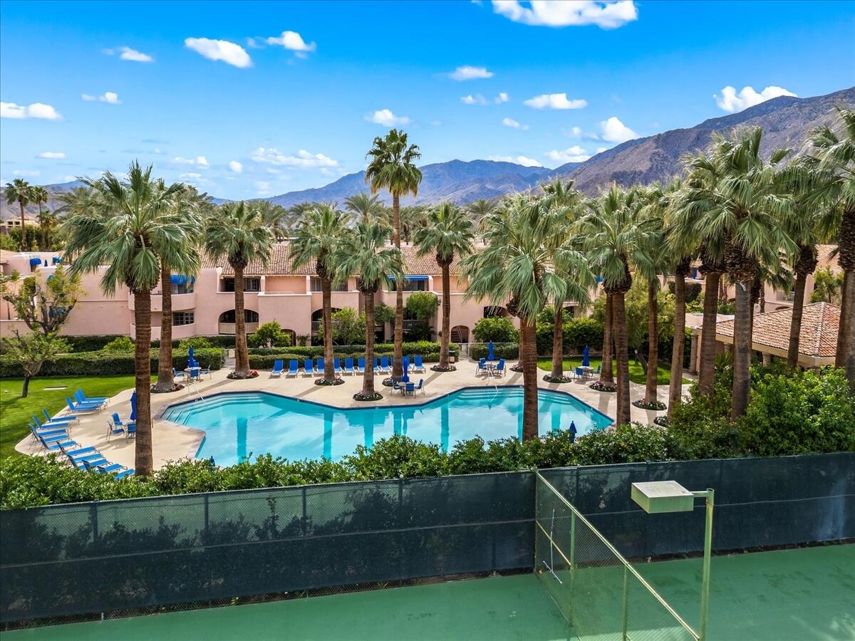 500 E Amado RD Unit: 220