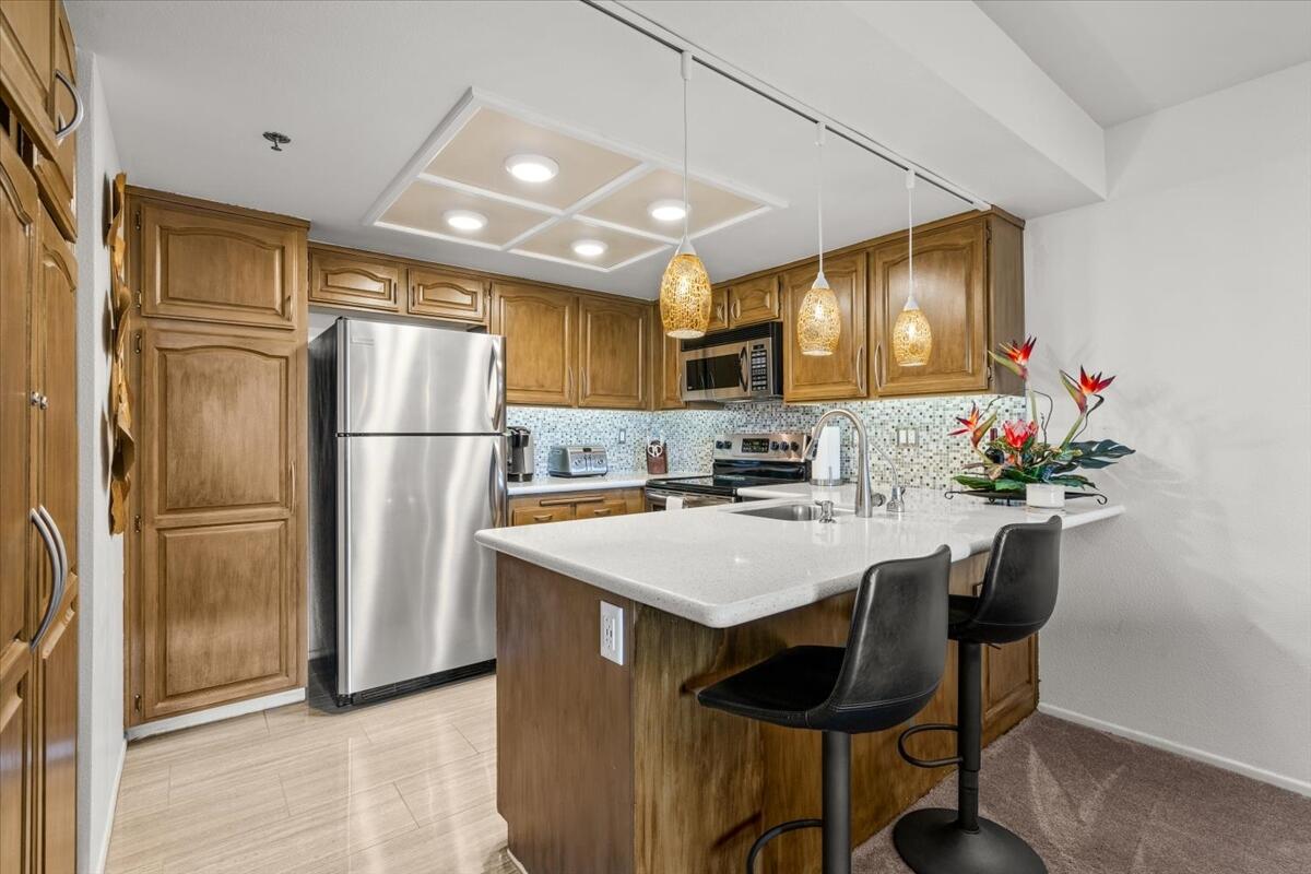 500 E Amado RD Unit: 220