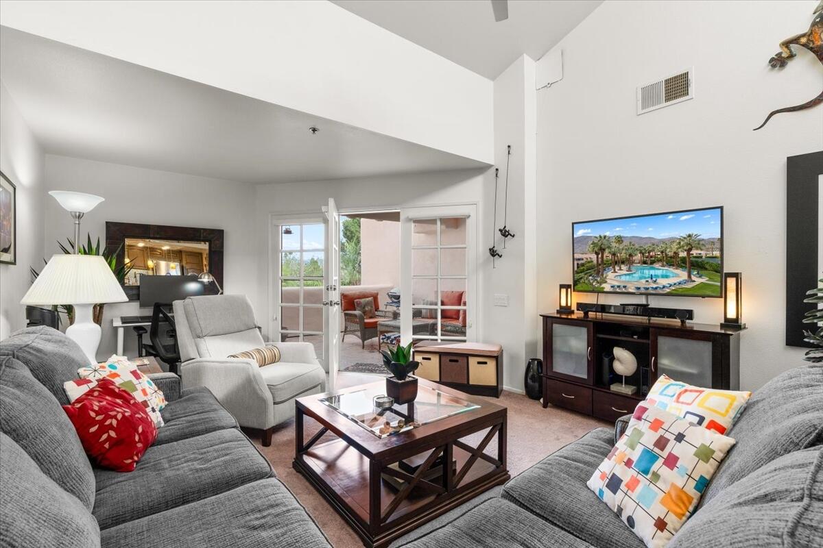 500 E Amado RD Unit: 220