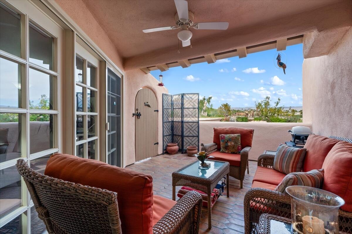 500 E Amado RD Unit: 220