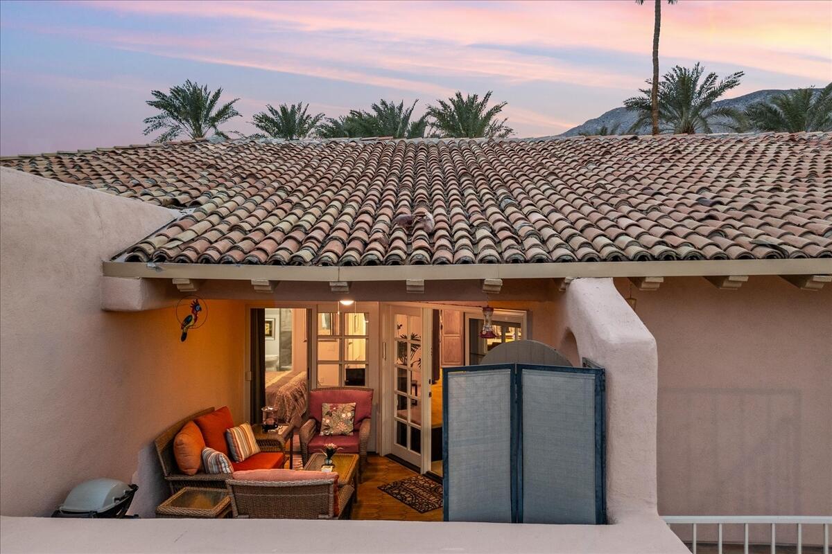 500 E Amado RD Unit: 220