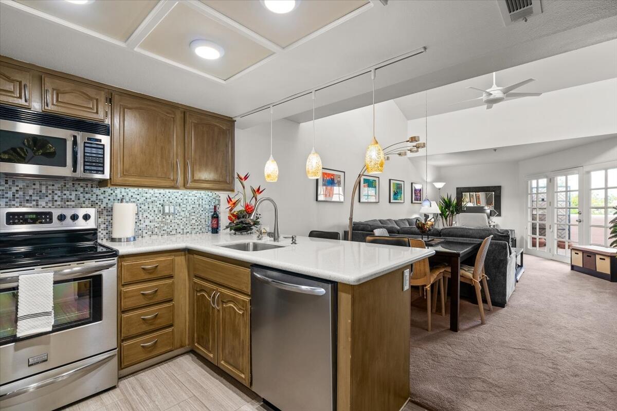 500 E Amado RD Unit: 220