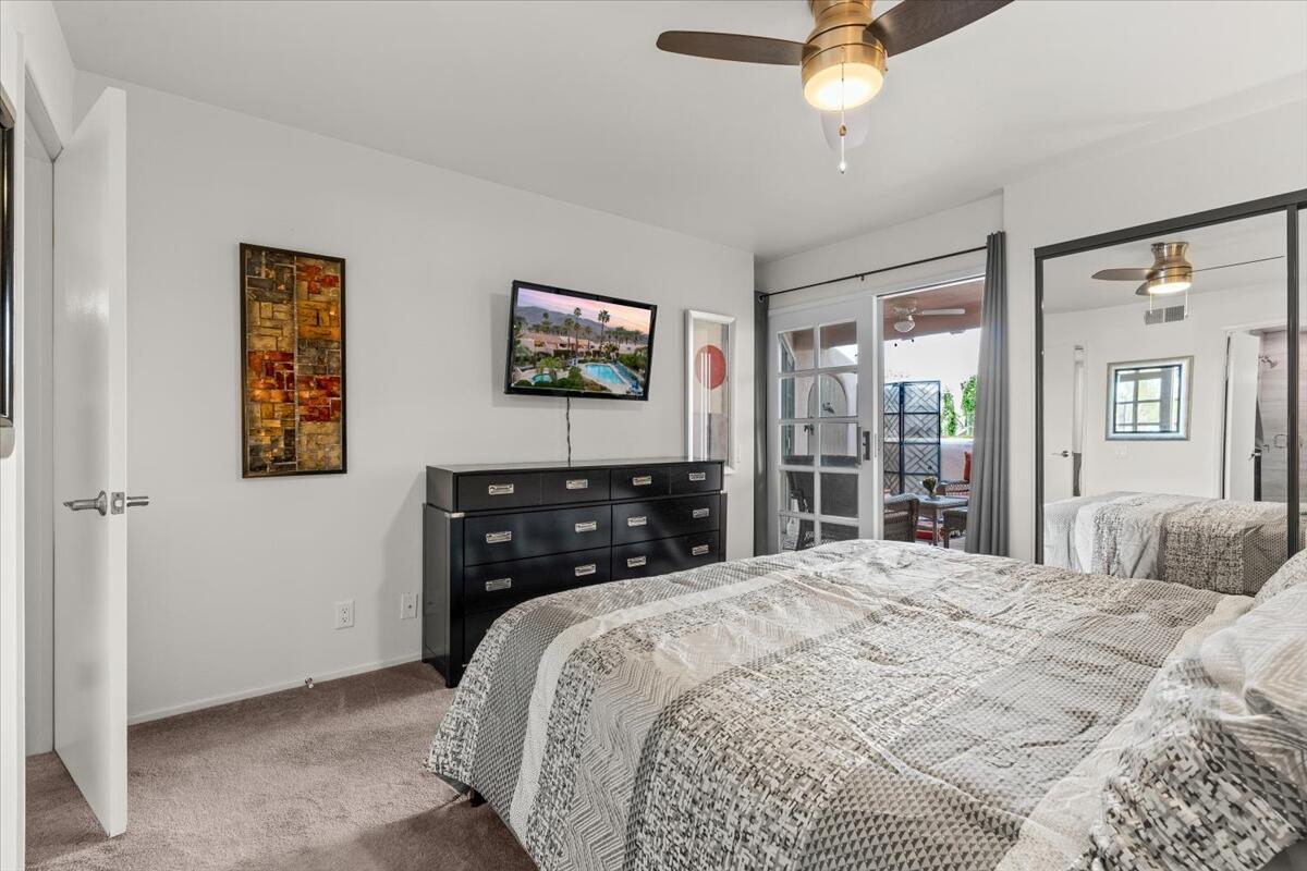 500 E Amado RD Unit: 220