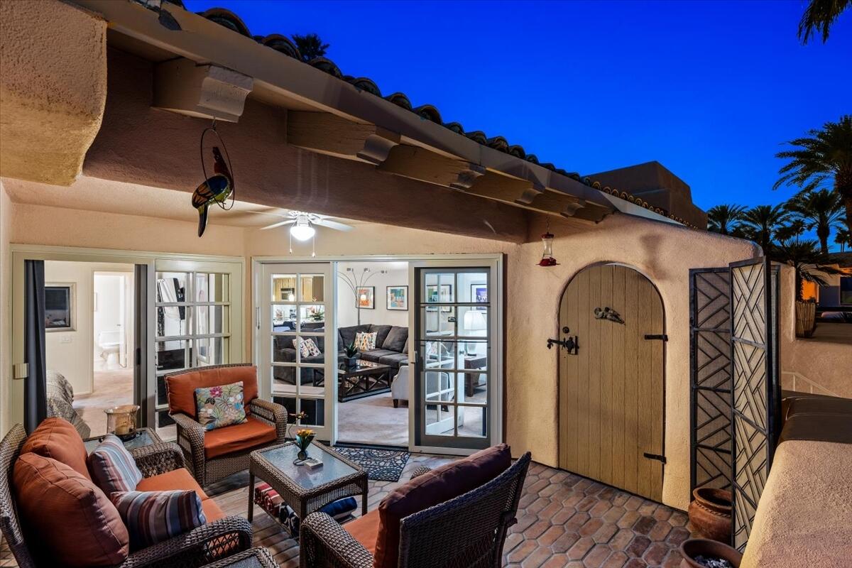 500 E Amado RD Unit: 220