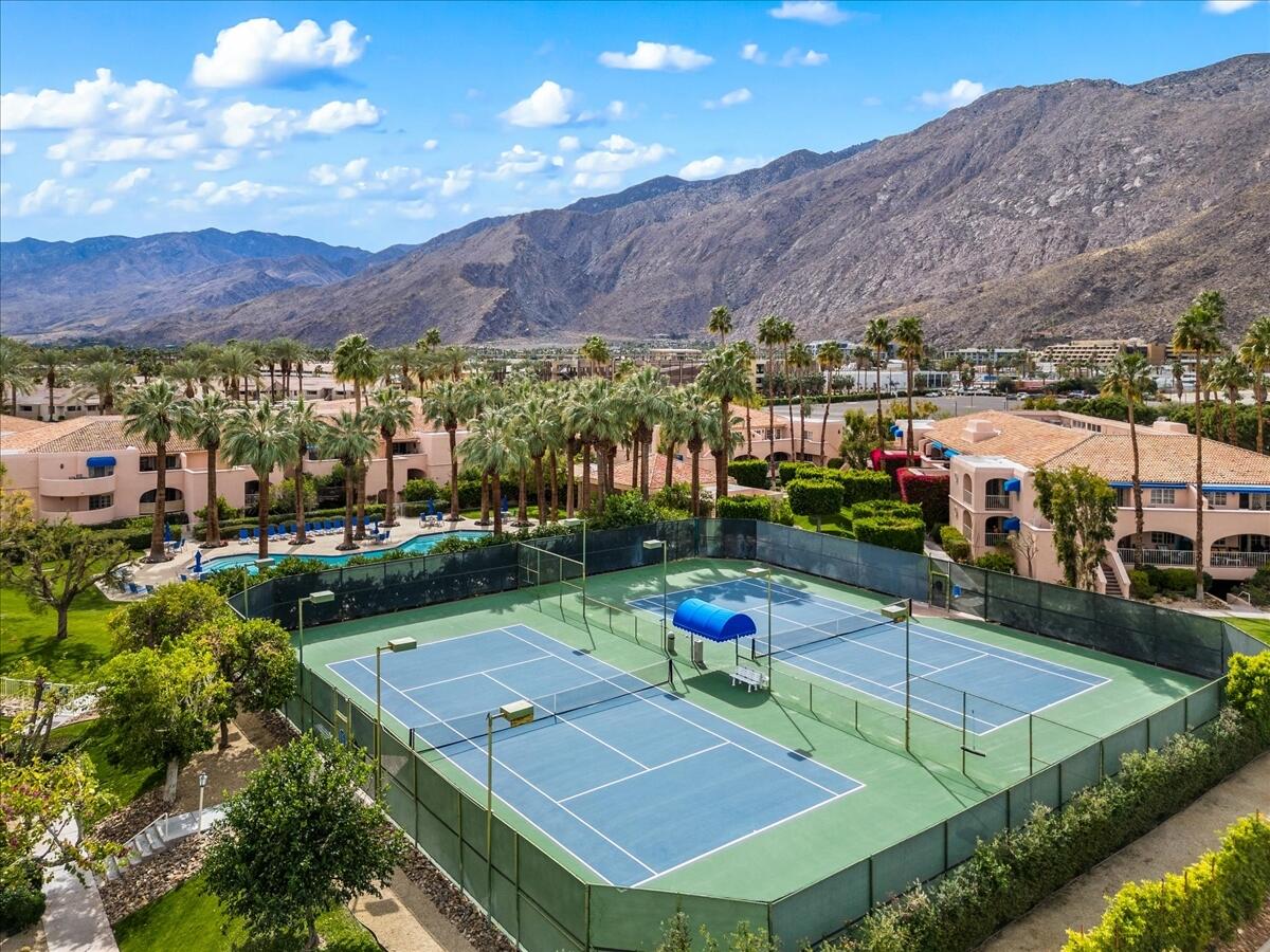 500 E Amado RD Unit: 220