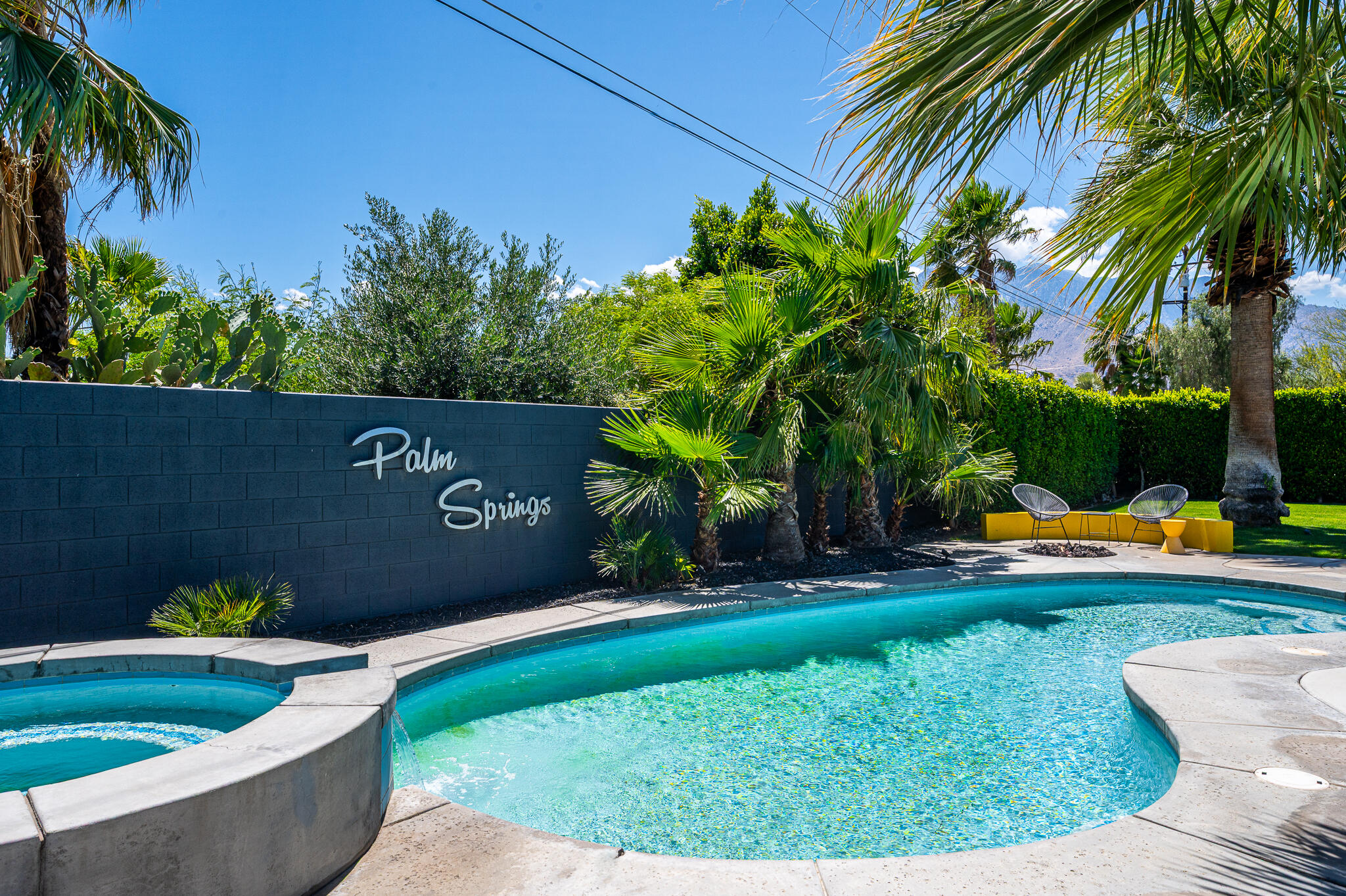 3623 E Avenida Fey Norte