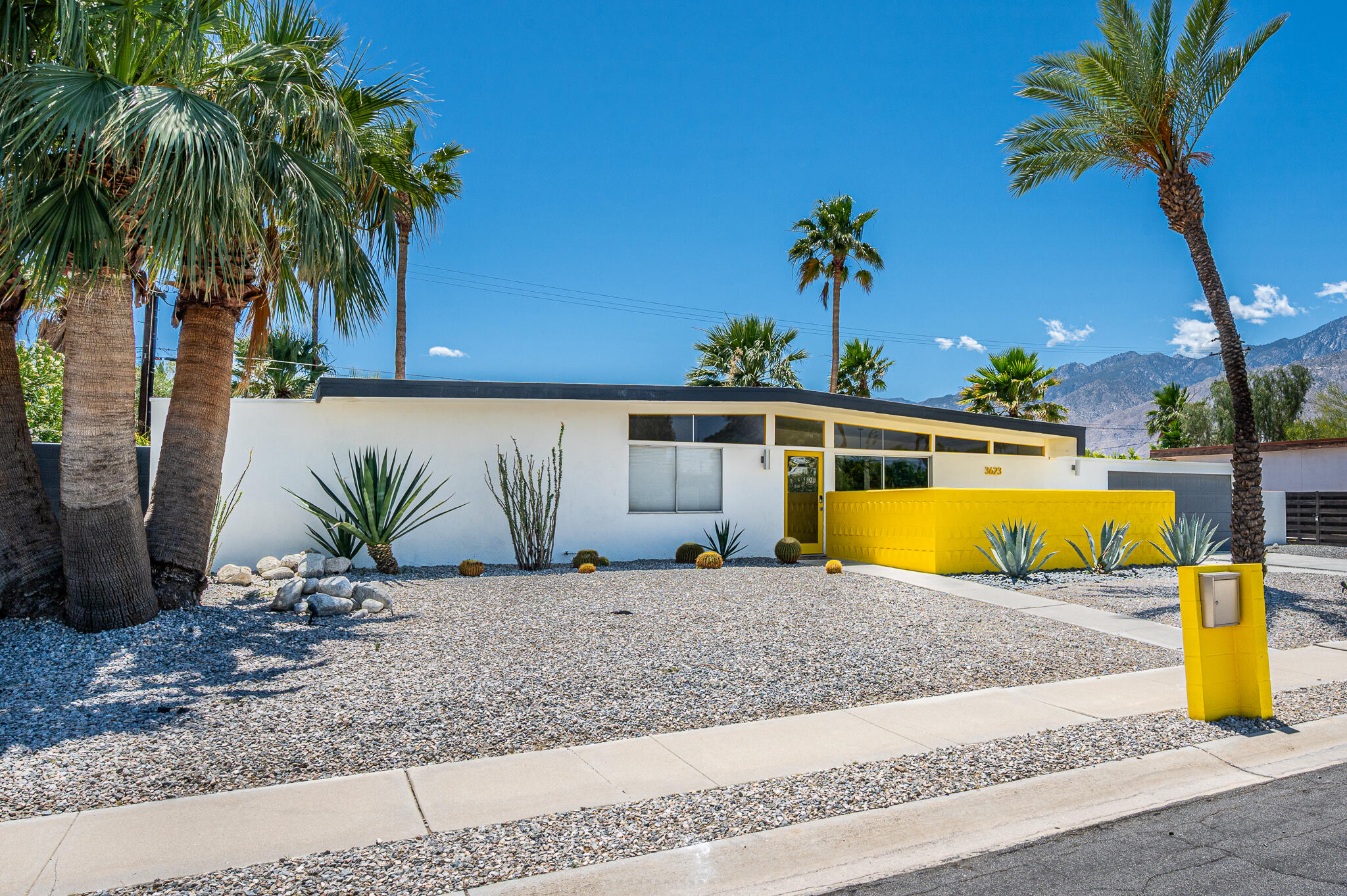 3623 E Avenida Fey Norte