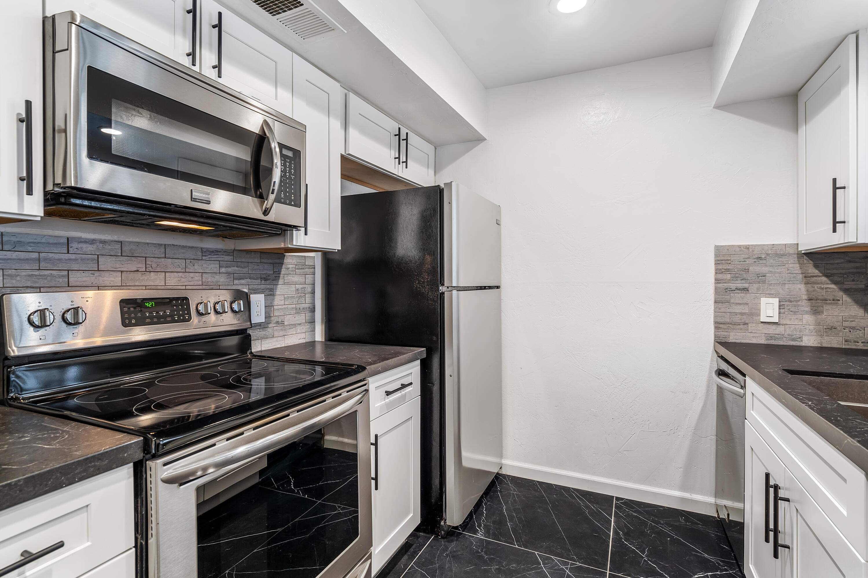 1050 E Ramon RD Unit: 104