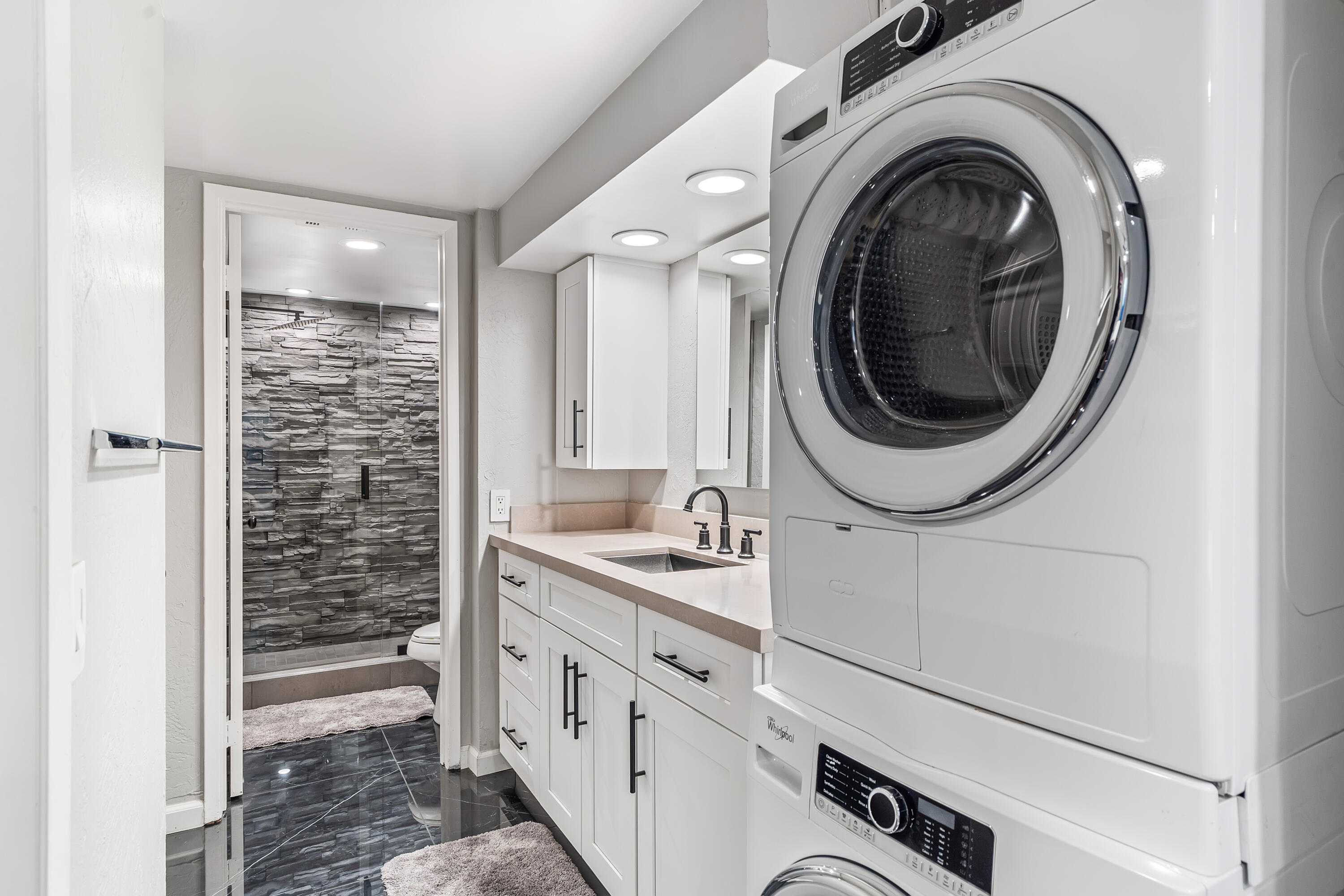 1050 E Ramon RD Unit: 104