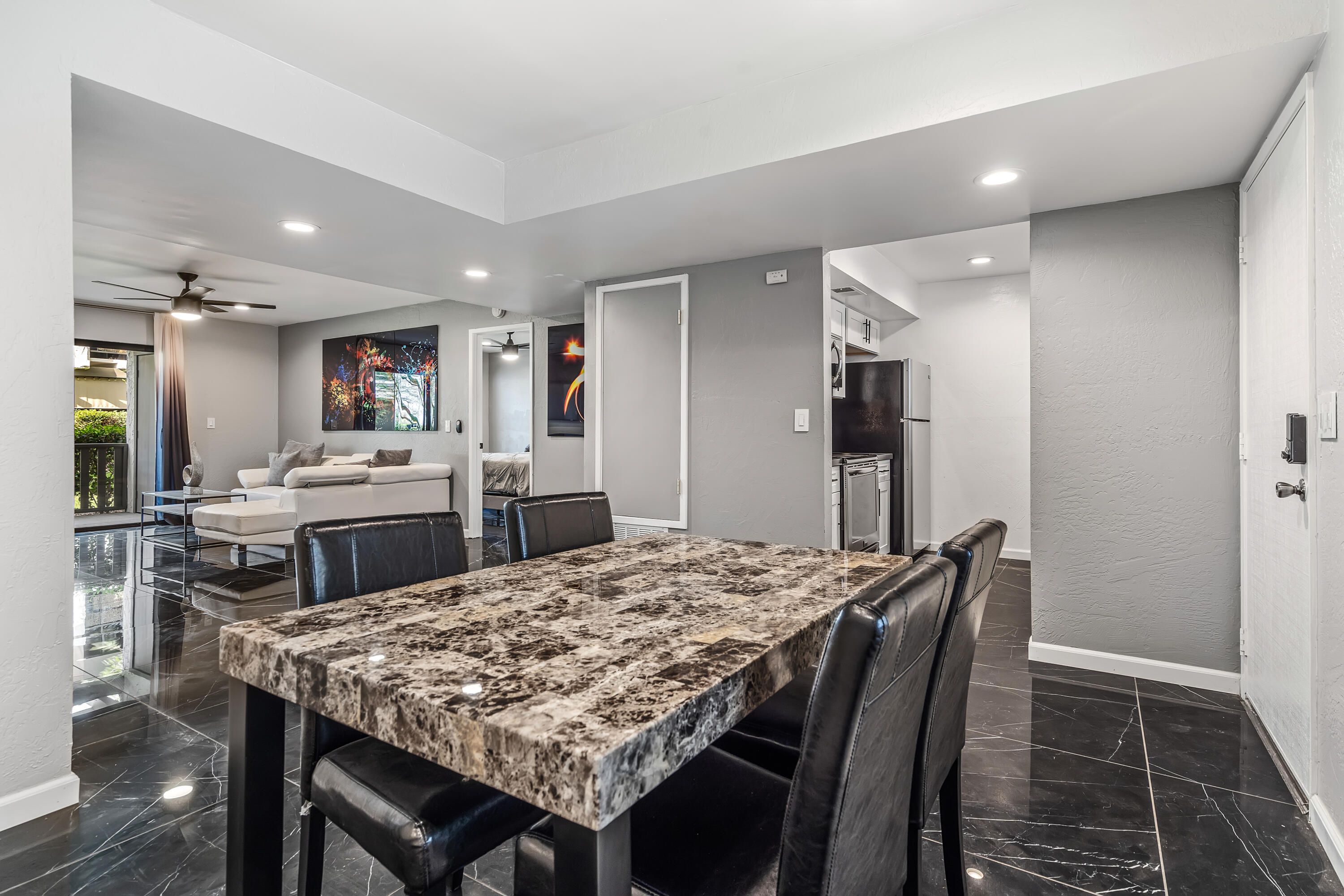 1050 E Ramon RD Unit: 104