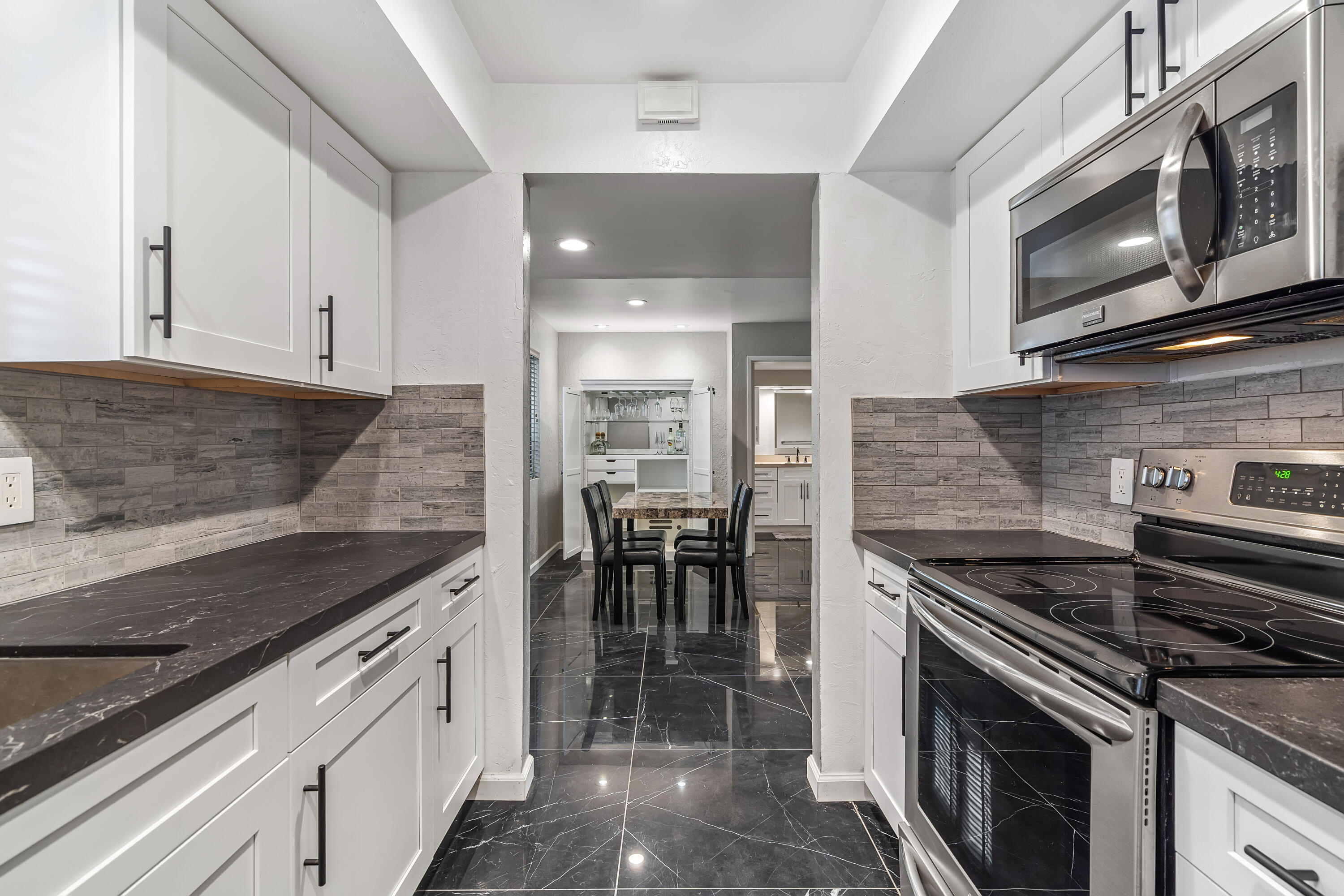 1050 E Ramon RD Unit: 104