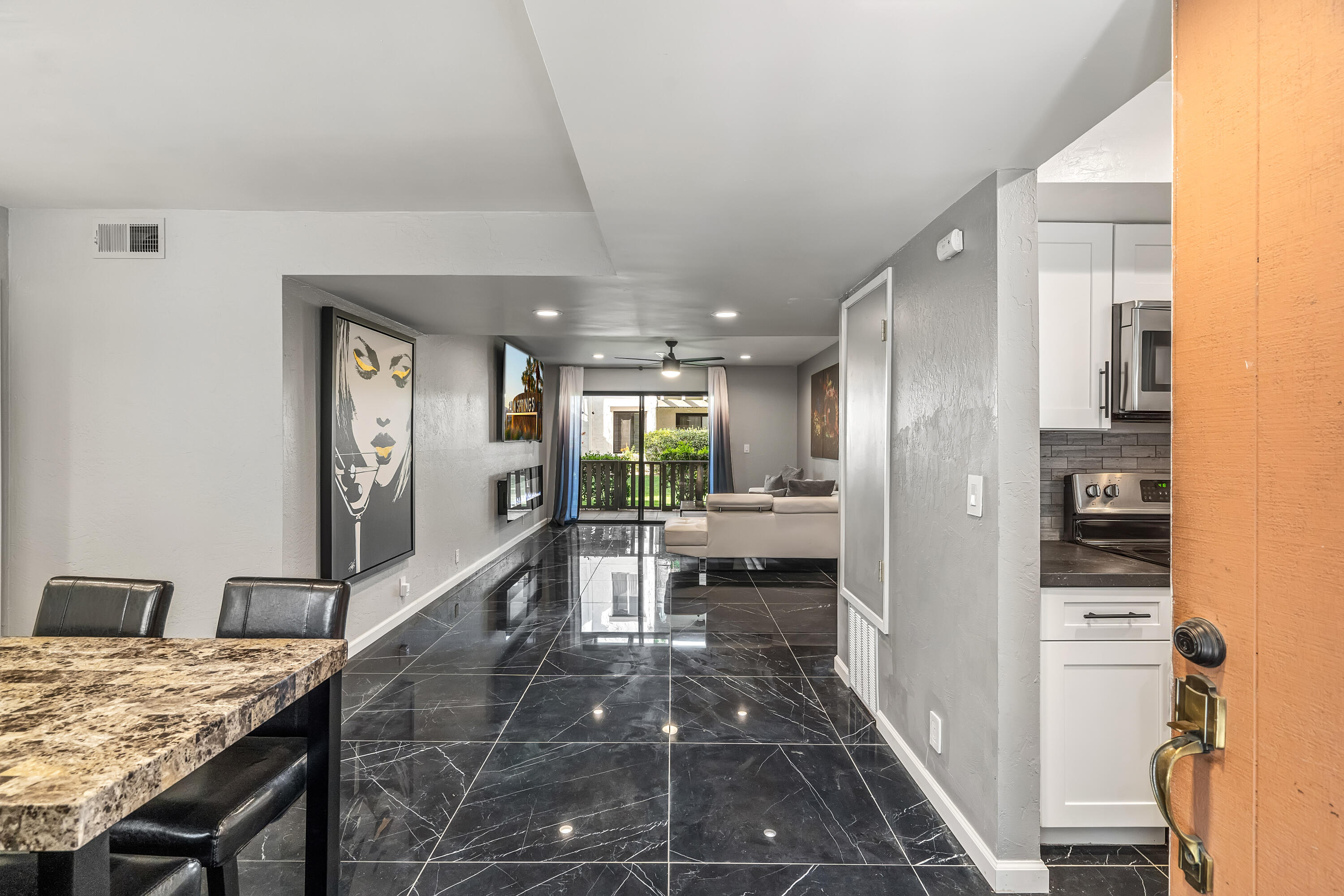 1050 E Ramon RD Unit: 104