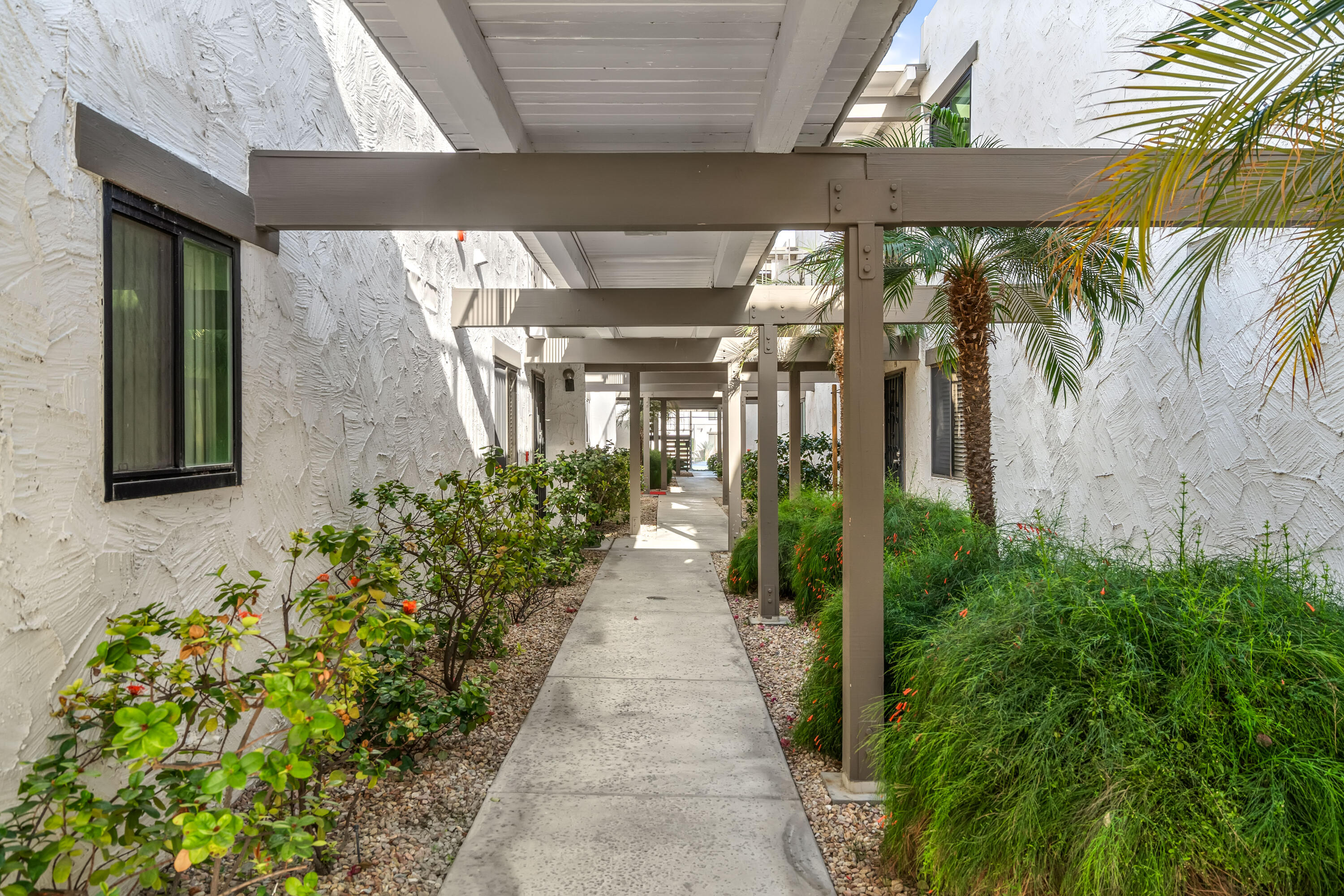 1050 E Ramon RD Unit: 104