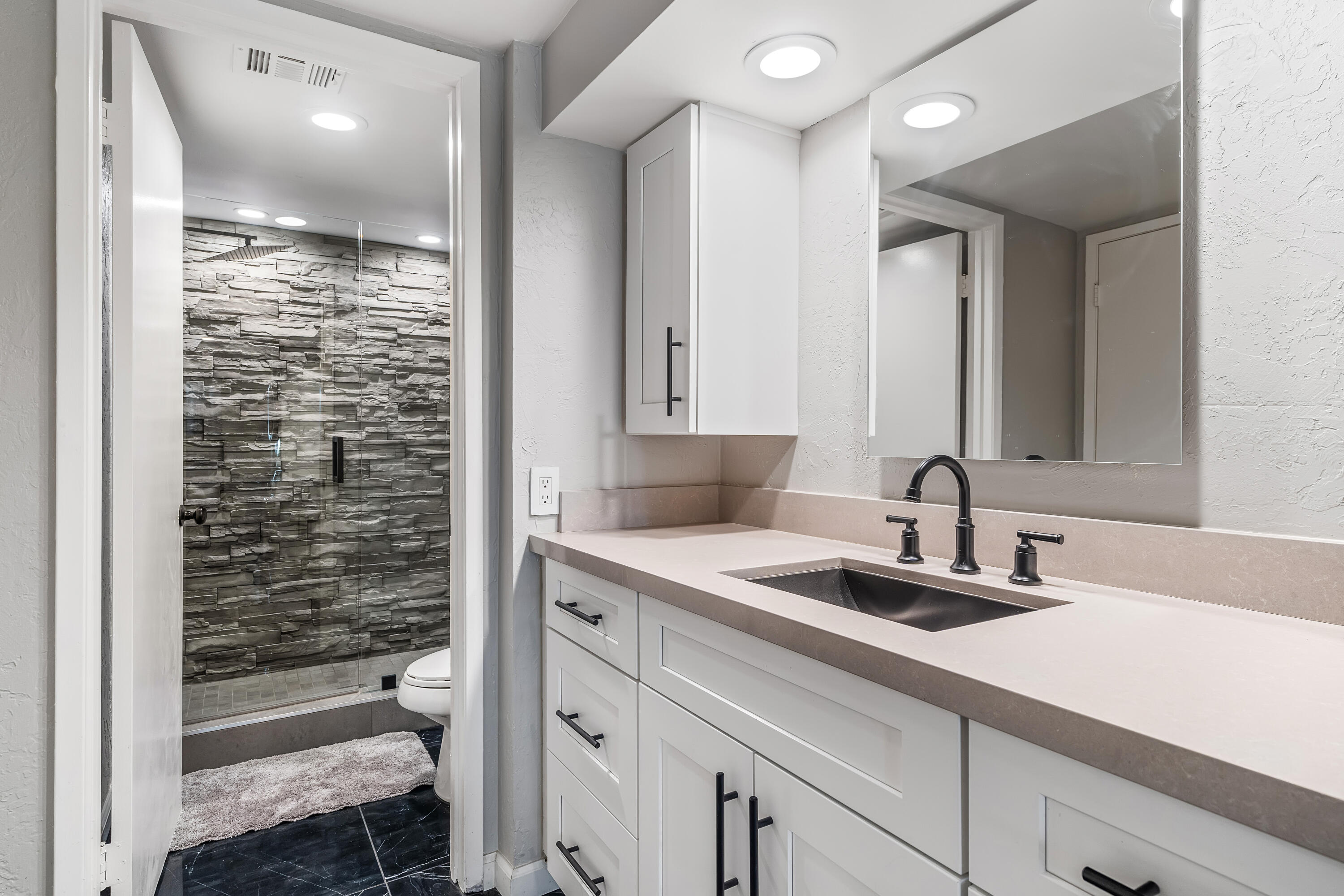 1050 E Ramon RD Unit: 104