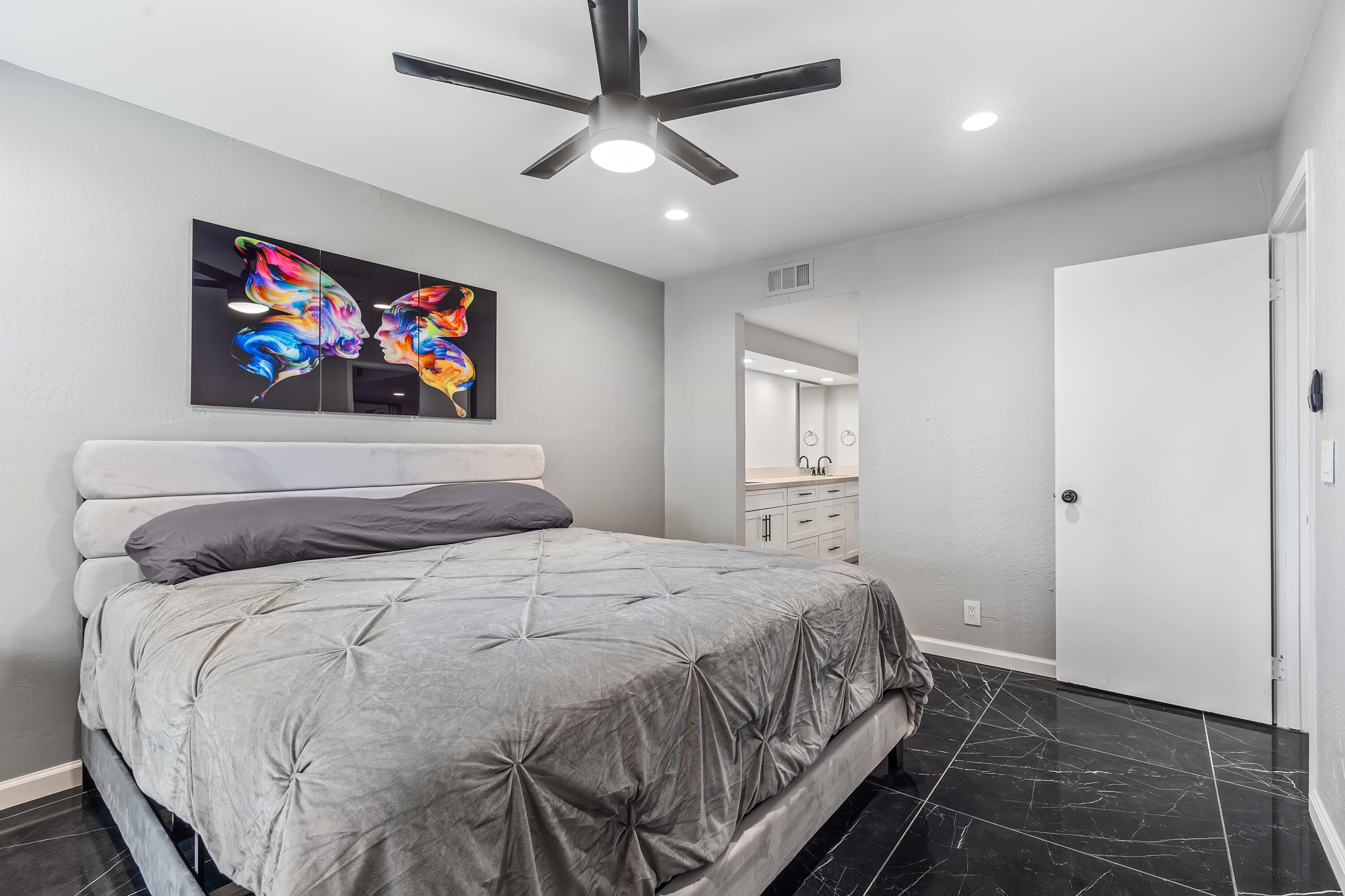 1050 E Ramon RD Unit: 104