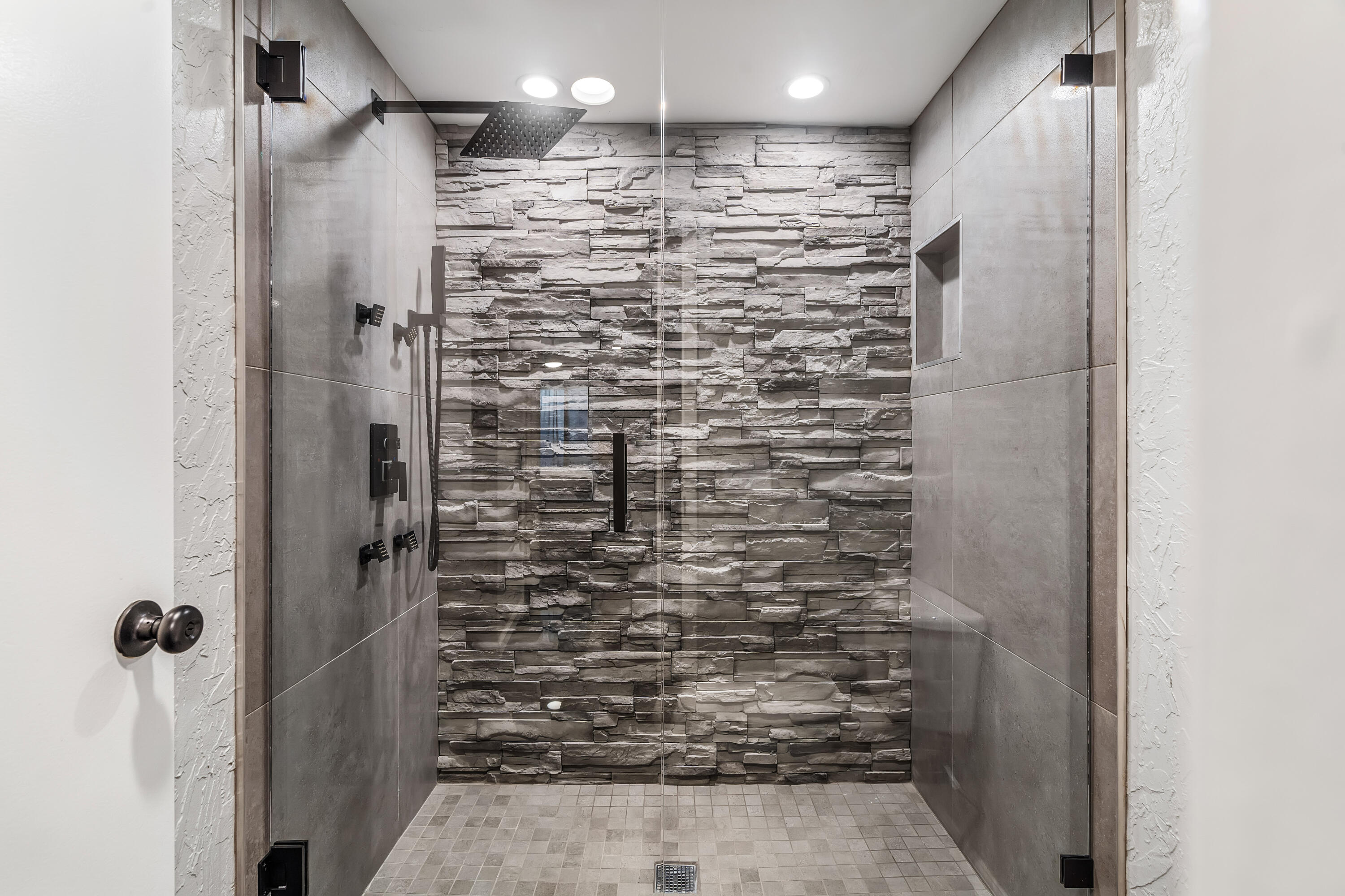 1050 E Ramon RD Unit: 104