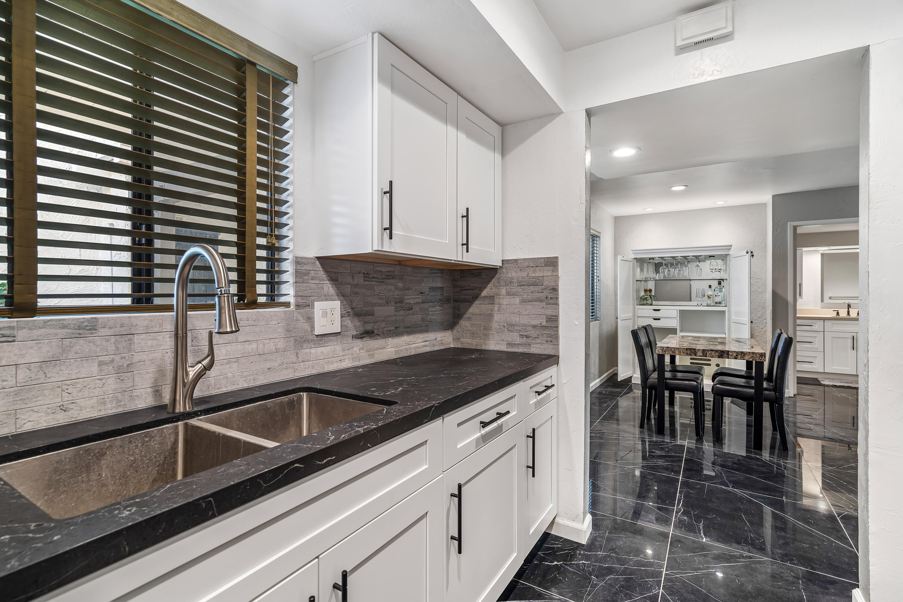 1050 E Ramon RD Unit: 104