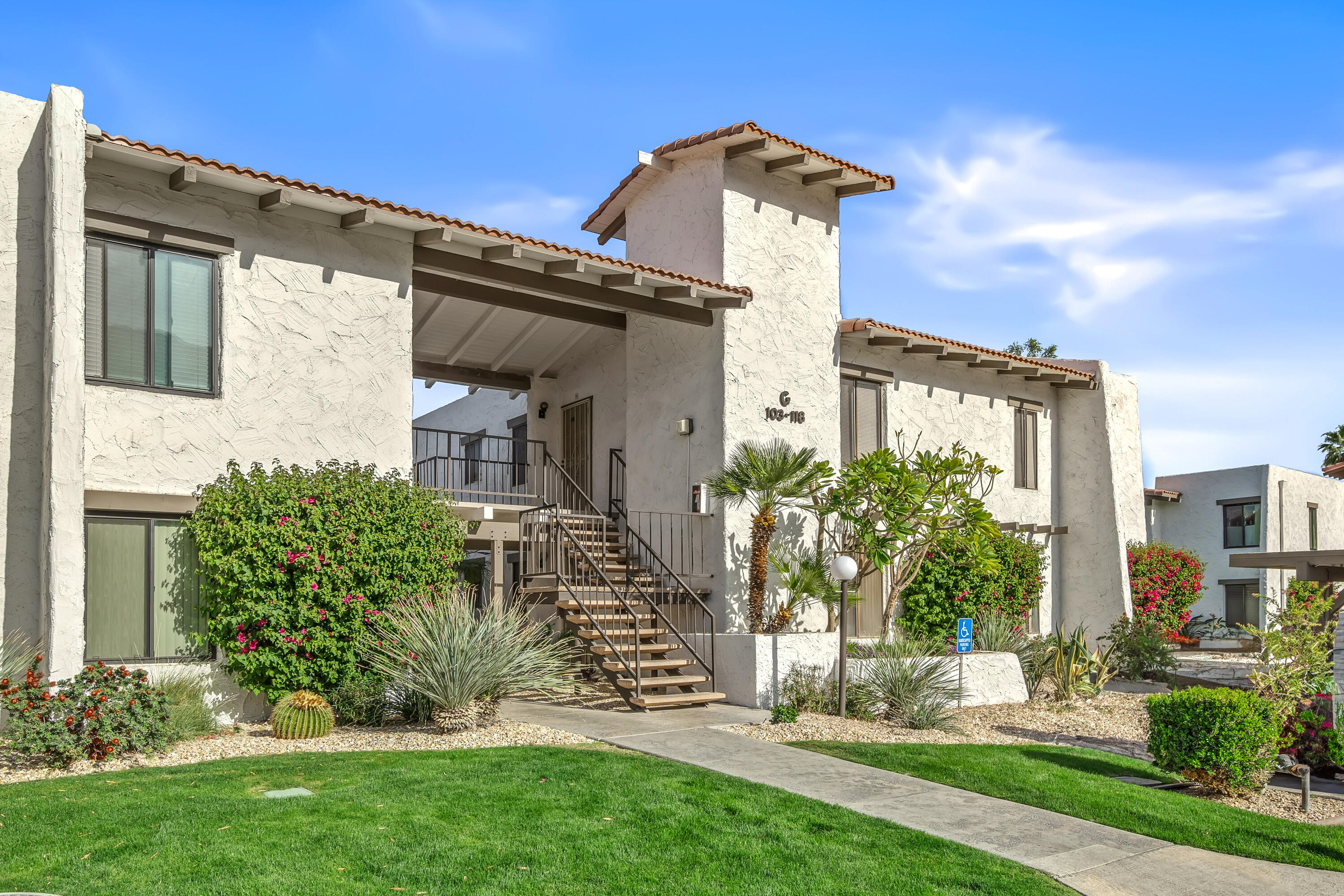 1050 E Ramon RD Unit: 104