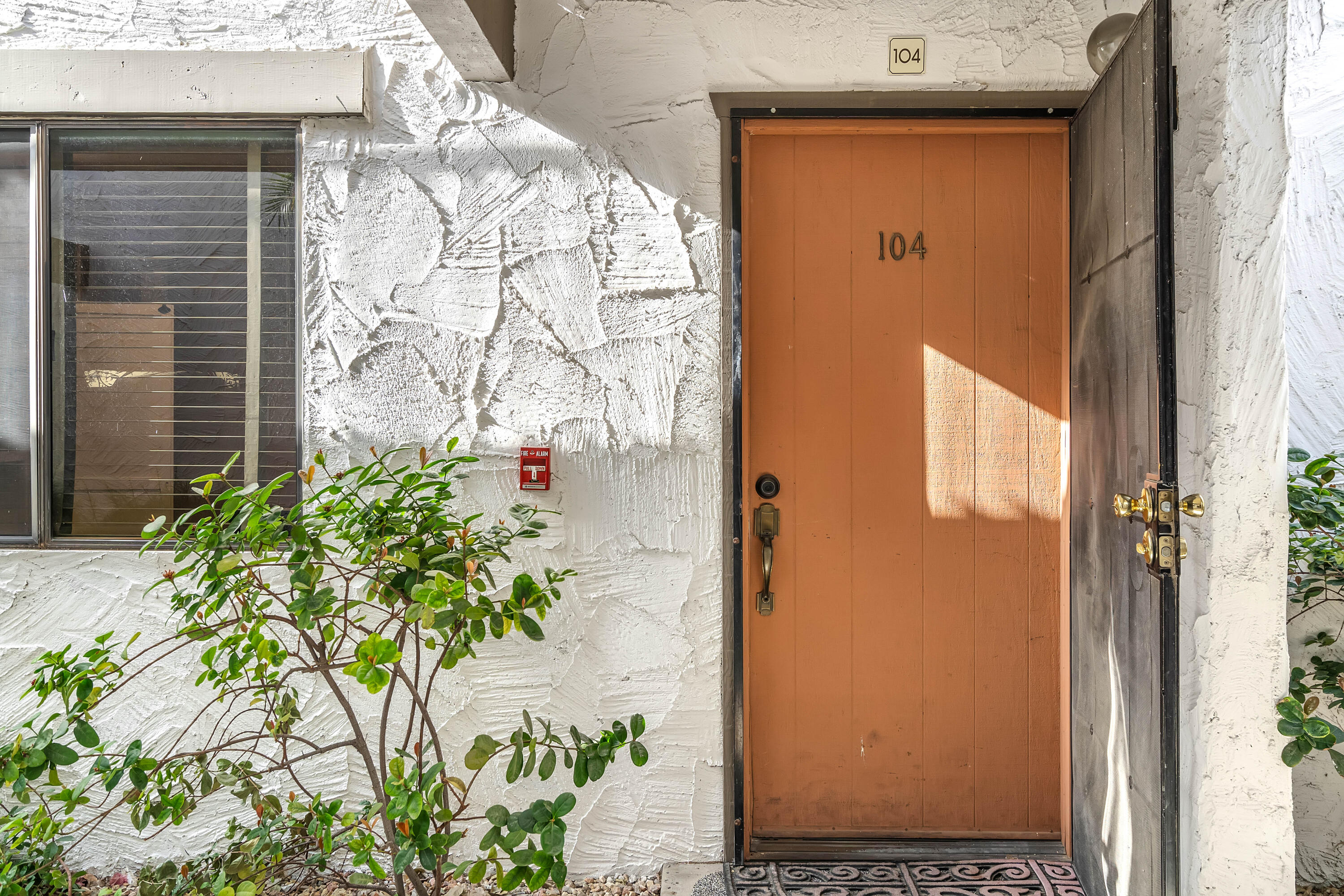 1050 E Ramon RD Unit: 104